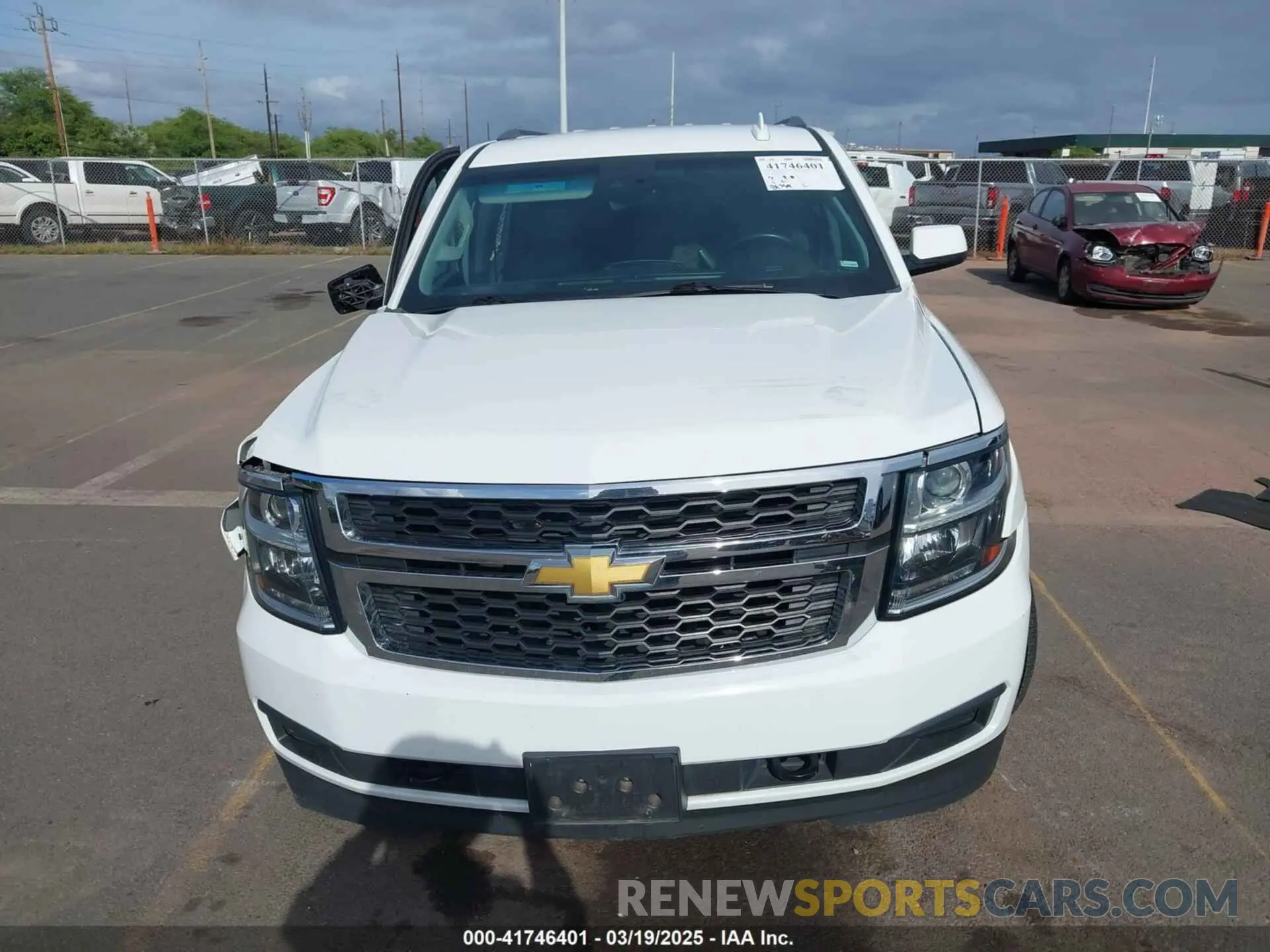 12 Photograph of a damaged car 1GNSCHKC8KR186222 CHEVROLET SUBURBAN 2019