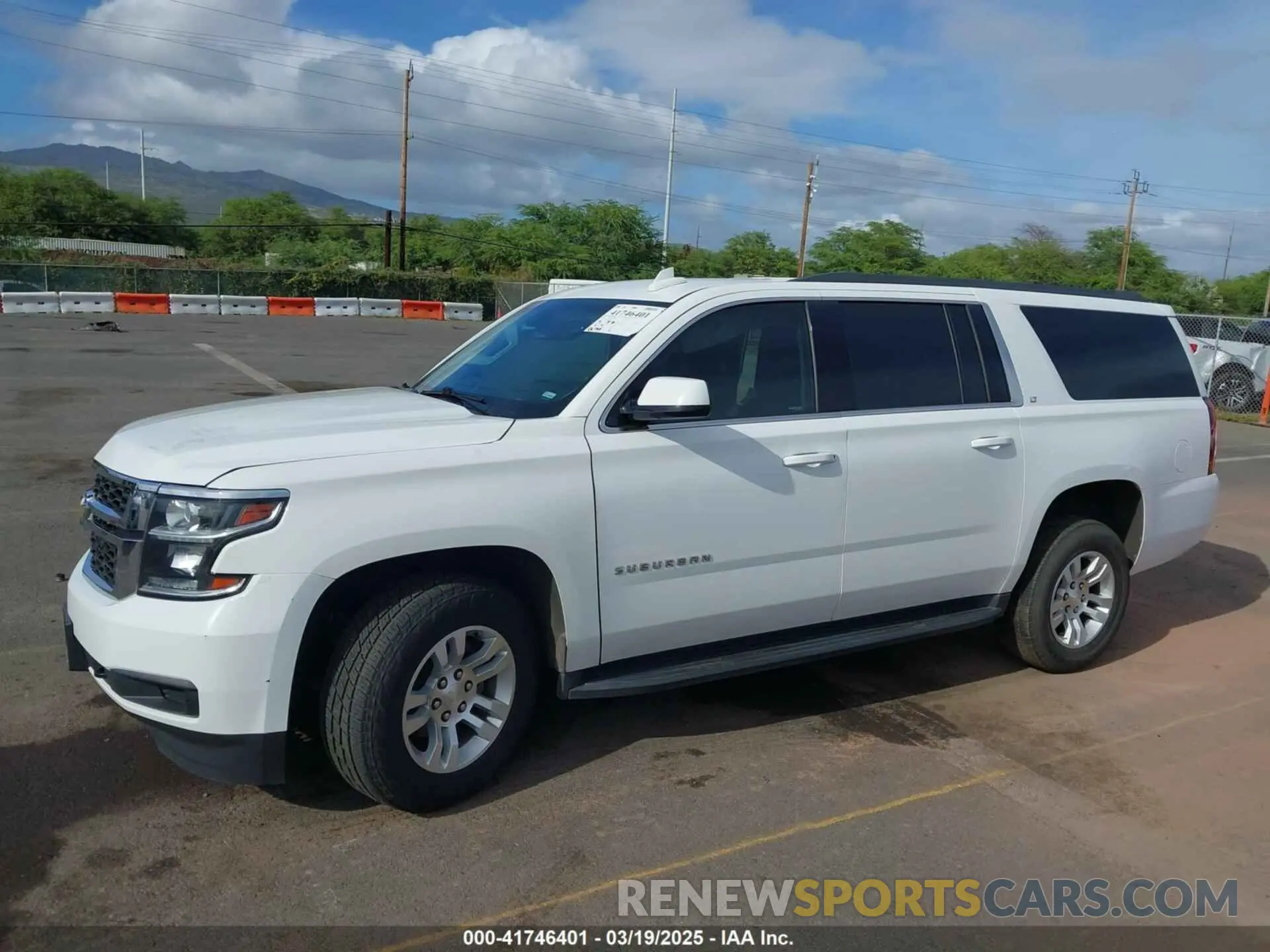 6 Photograph of a damaged car 1GNSCHKC8KR186222 CHEVROLET SUBURBAN 2019