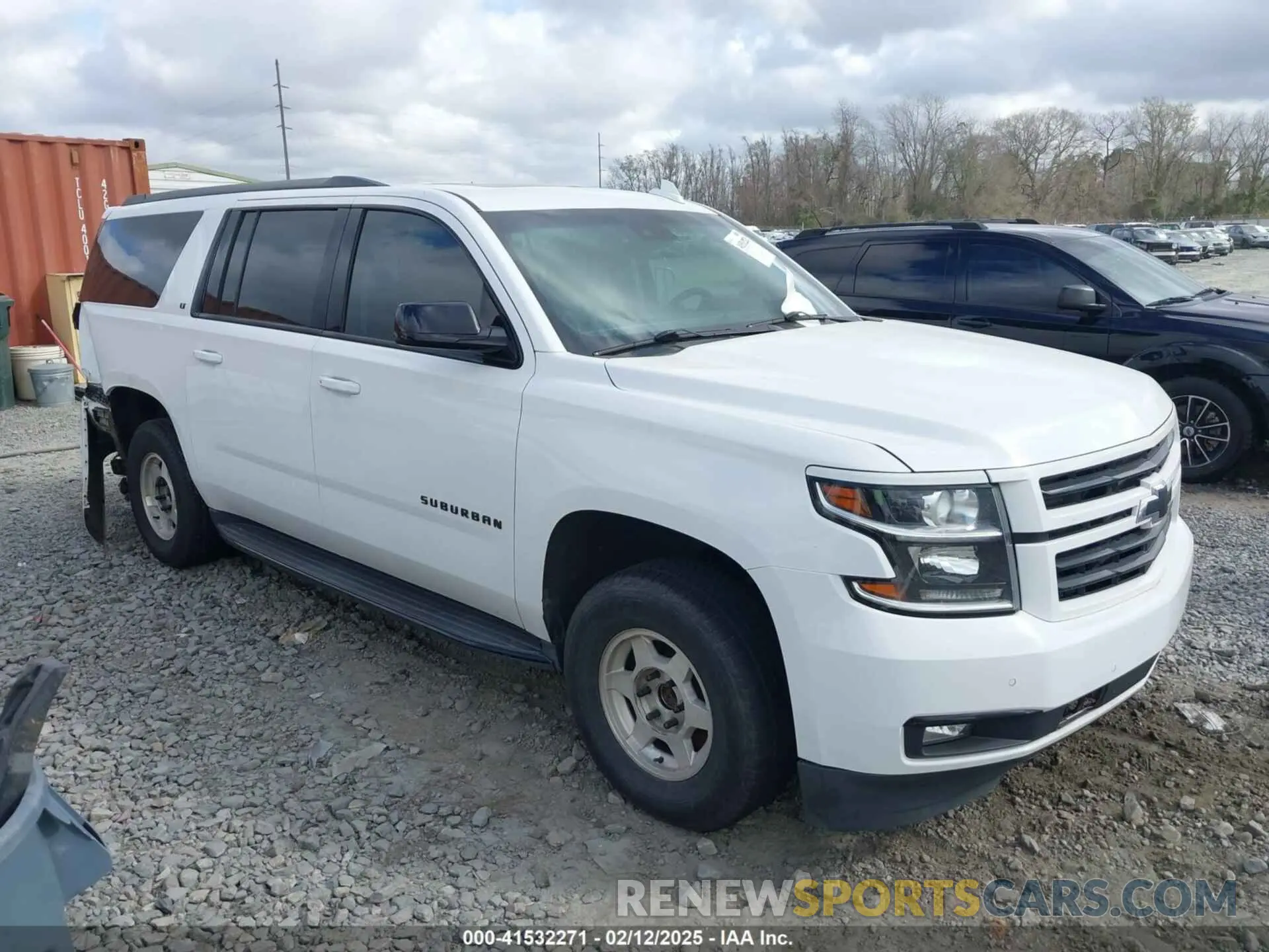 1 Photograph of a damaged car 1GNSCHKC8KR405969 CHEVROLET SUBURBAN 2019