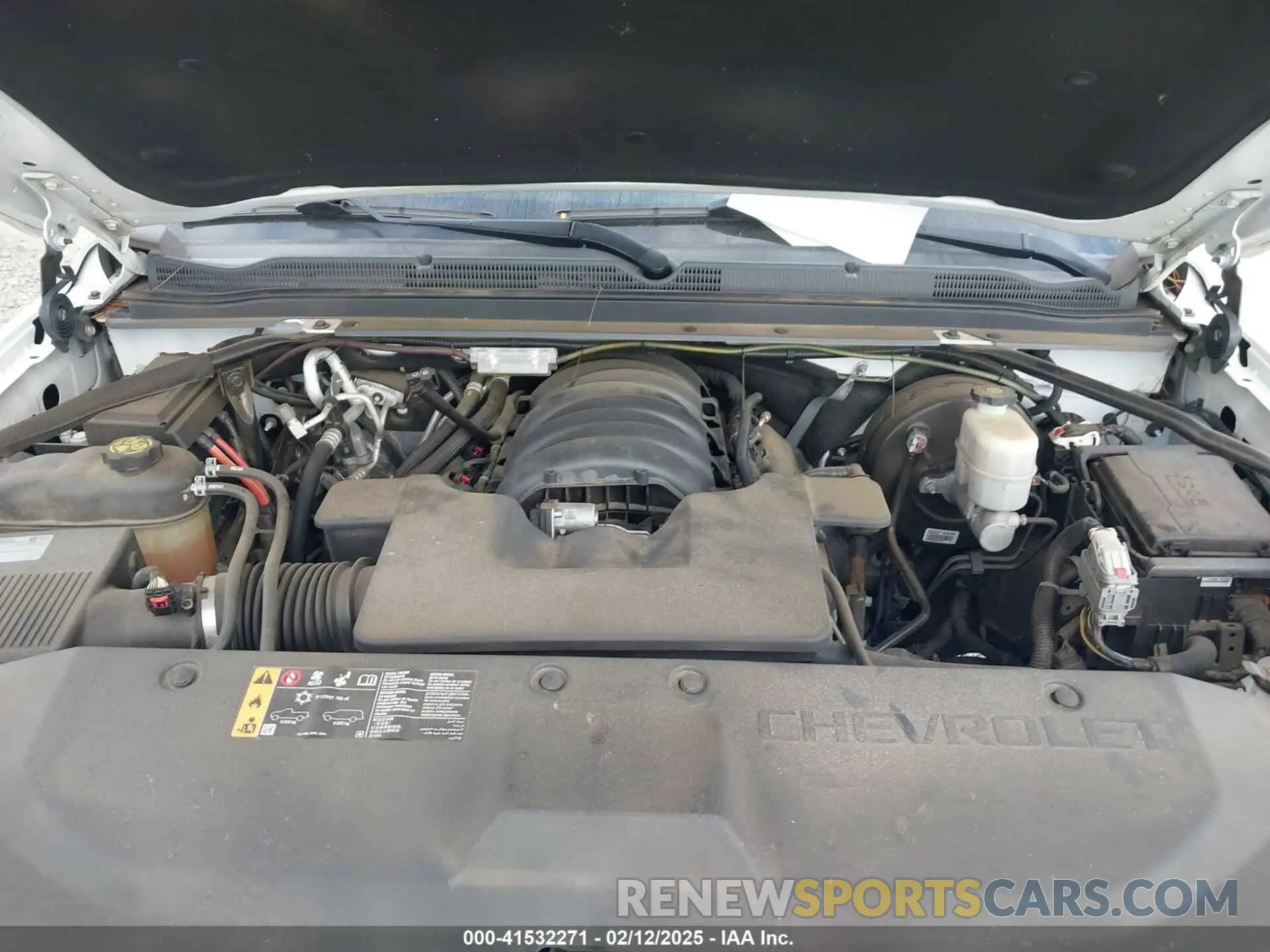 10 Photograph of a damaged car 1GNSCHKC8KR405969 CHEVROLET SUBURBAN 2019