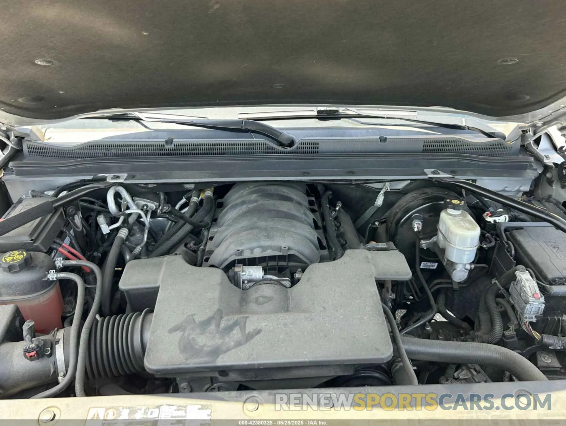 10 Photograph of a damaged car 1GNSCHKC8KR408158 CHEVROLET SUBURBAN 2019