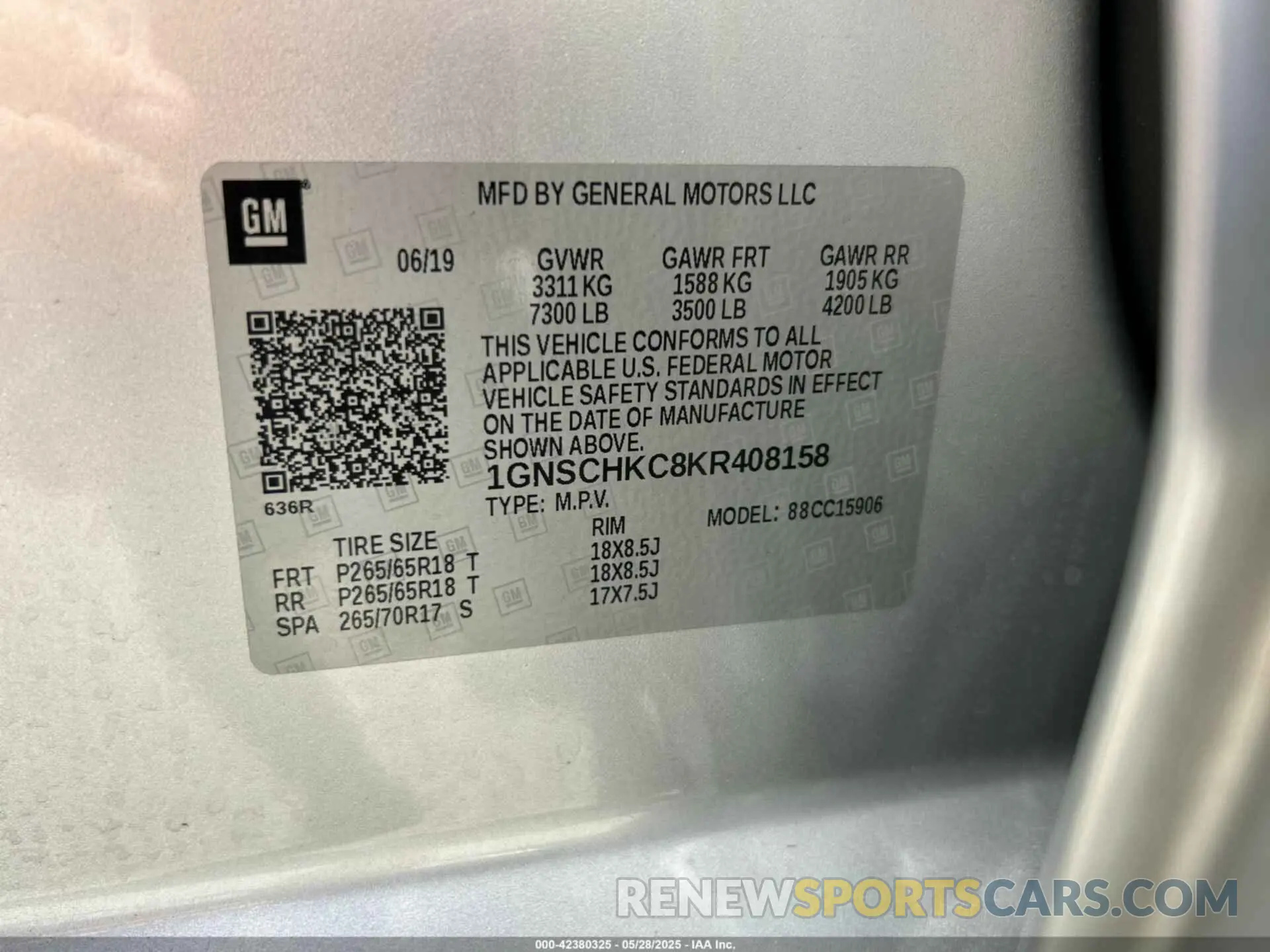 14 Photograph of a damaged car 1GNSCHKC8KR408158 CHEVROLET SUBURBAN 2019