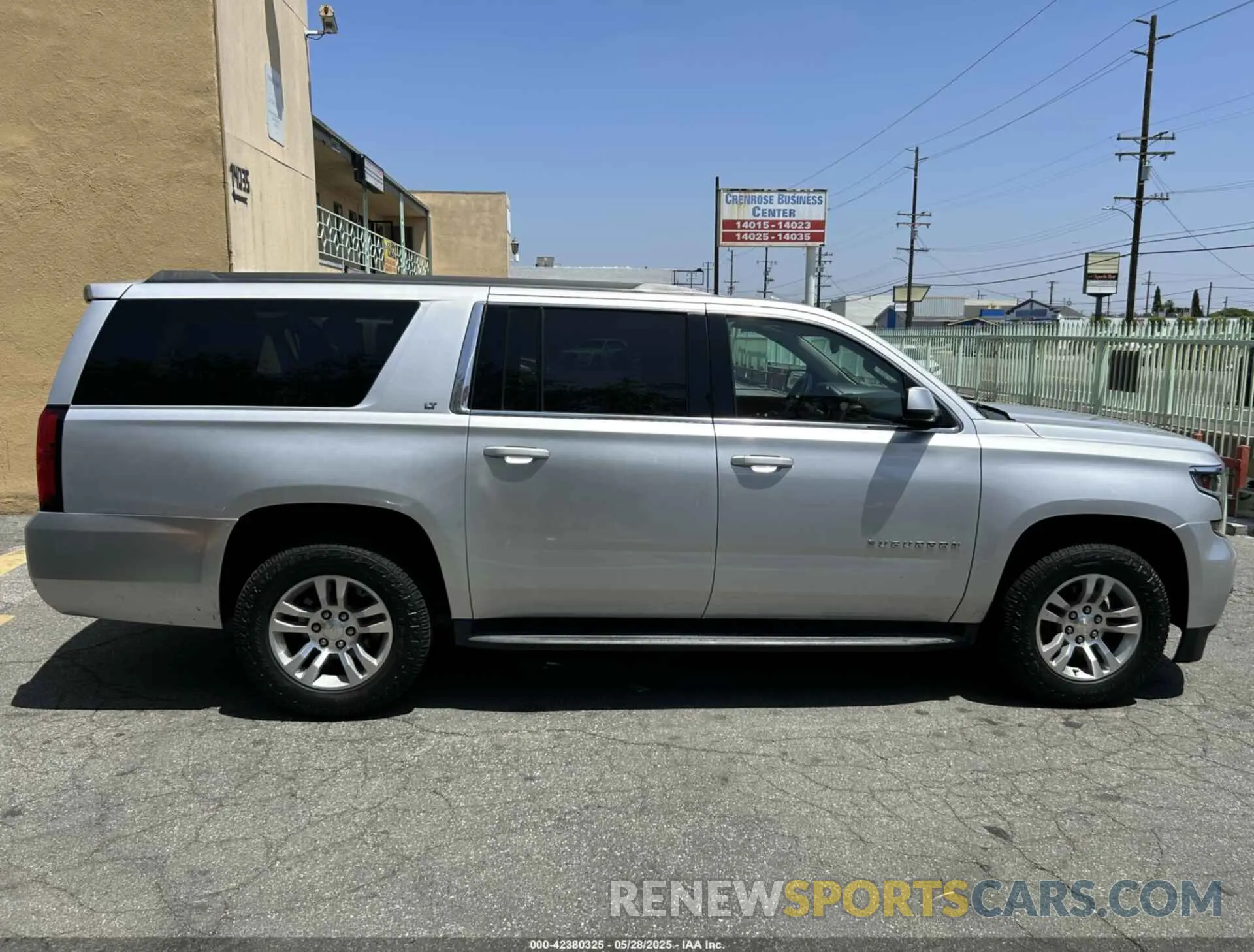 15 Photograph of a damaged car 1GNSCHKC8KR408158 CHEVROLET SUBURBAN 2019