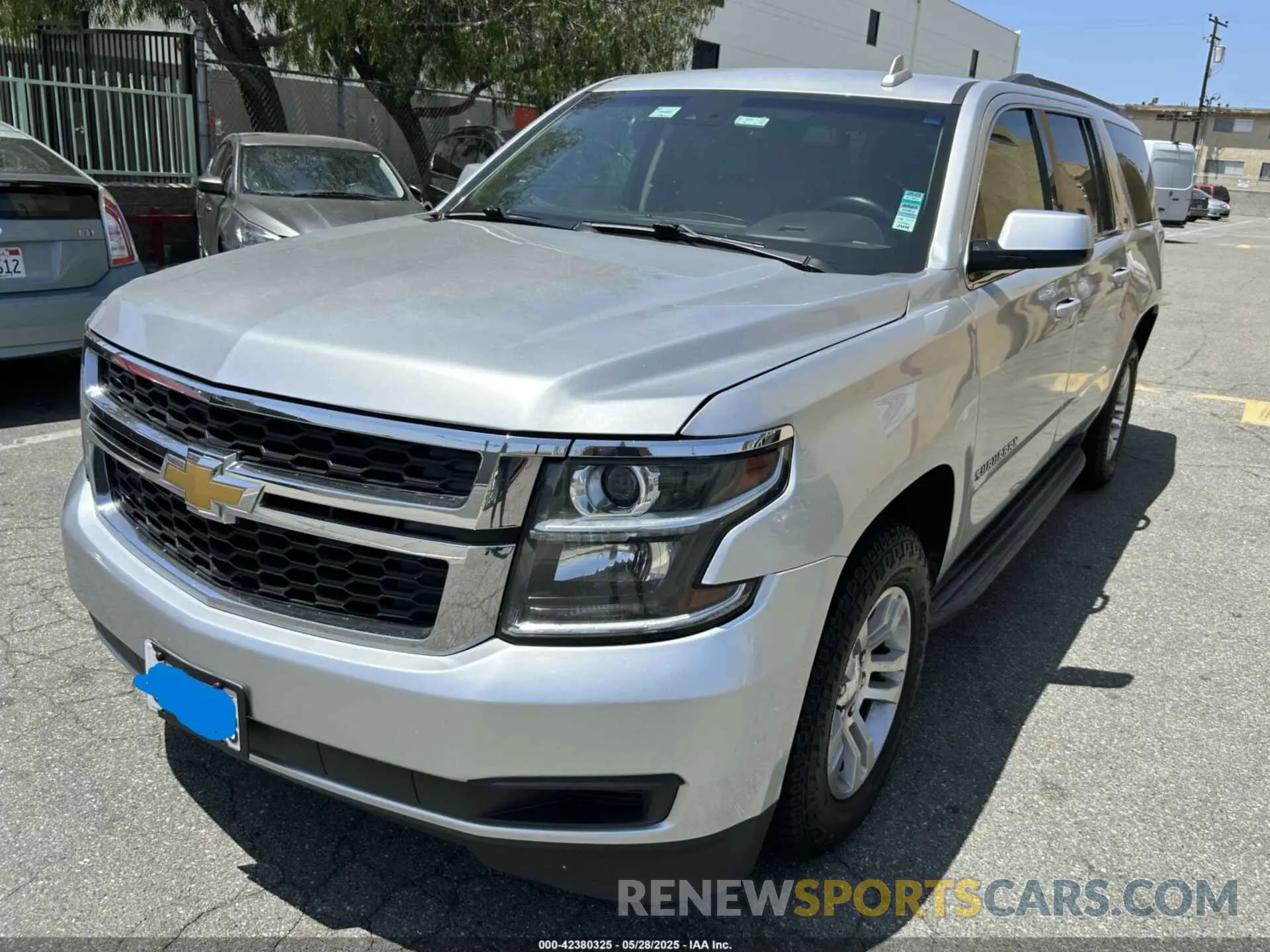 2 Photograph of a damaged car 1GNSCHKC8KR408158 CHEVROLET SUBURBAN 2019