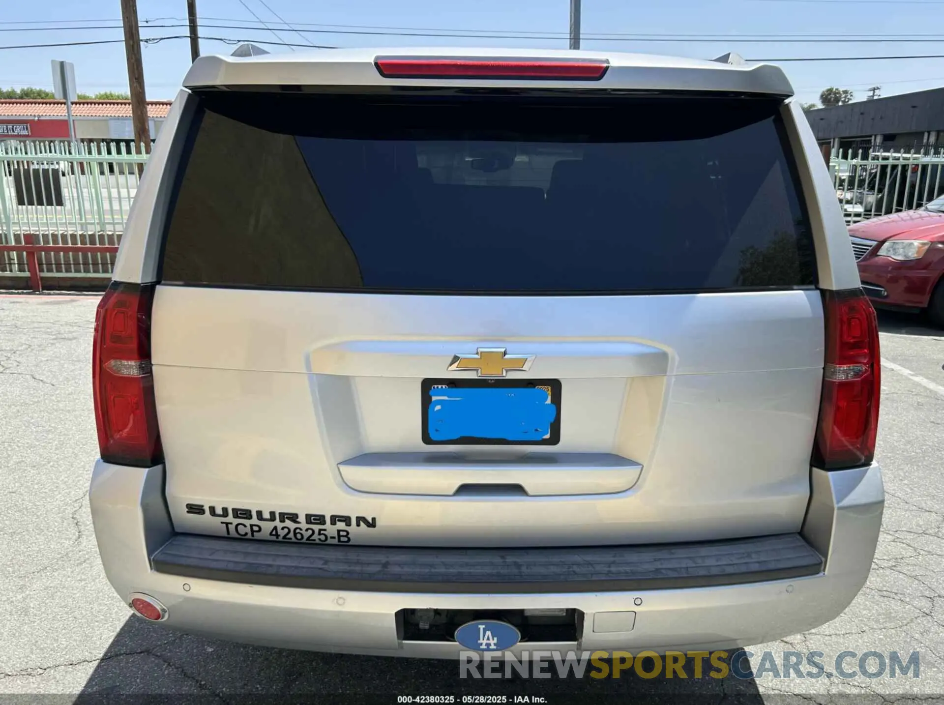 6 Photograph of a damaged car 1GNSCHKC8KR408158 CHEVROLET SUBURBAN 2019