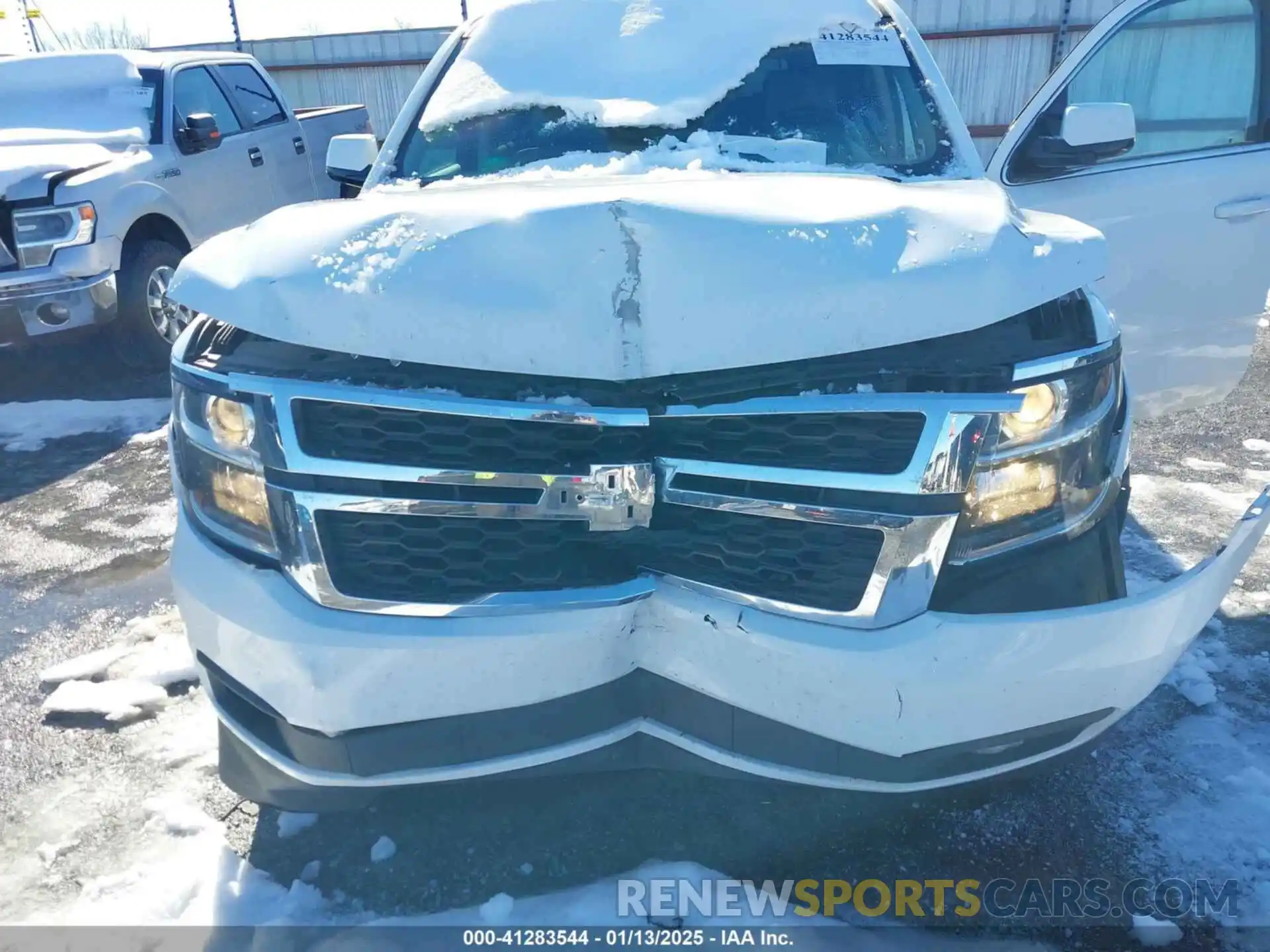 6 Photograph of a damaged car 1GNSCHKC9KR176962 CHEVROLET SUBURBAN 2019