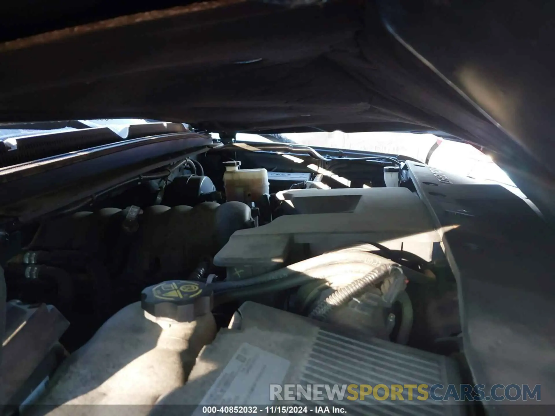 10 Photograph of a damaged car 1GNSCHKC9KR327072 CHEVROLET SUBURBAN 2019