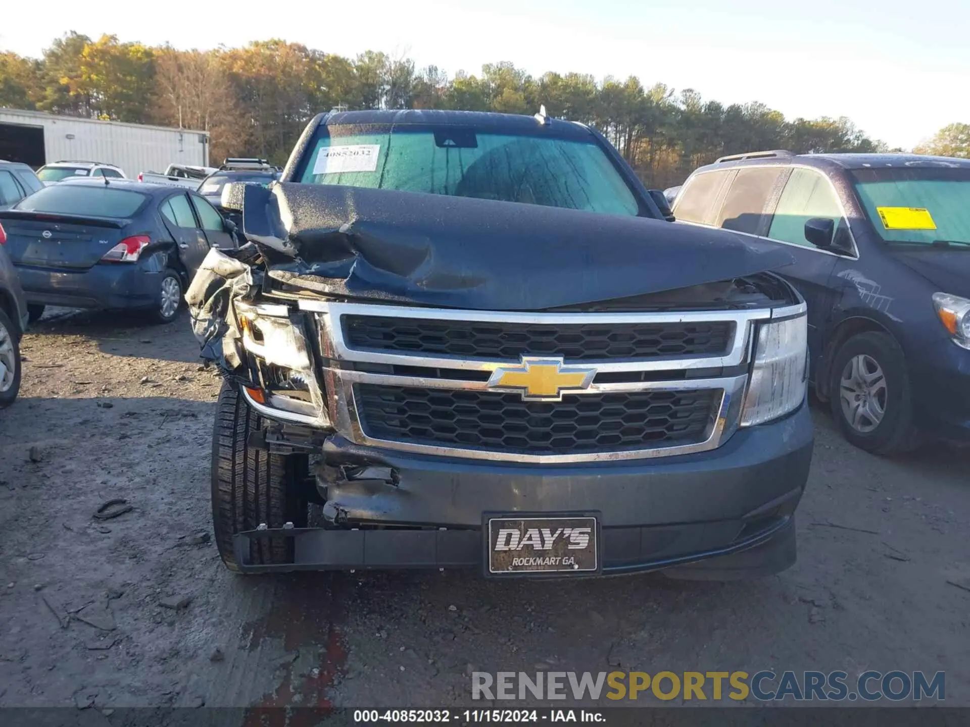 12 Photograph of a damaged car 1GNSCHKC9KR327072 CHEVROLET SUBURBAN 2019