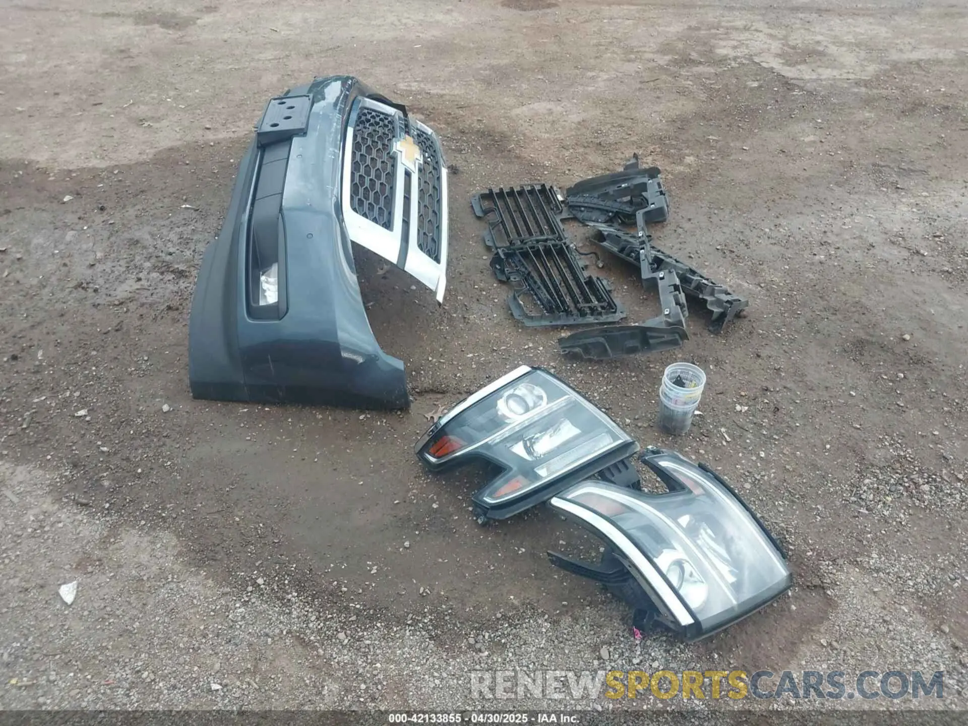 12 Photograph of a damaged car 1GNSCHKC9KR357351 CHEVROLET SUBURBAN 2019