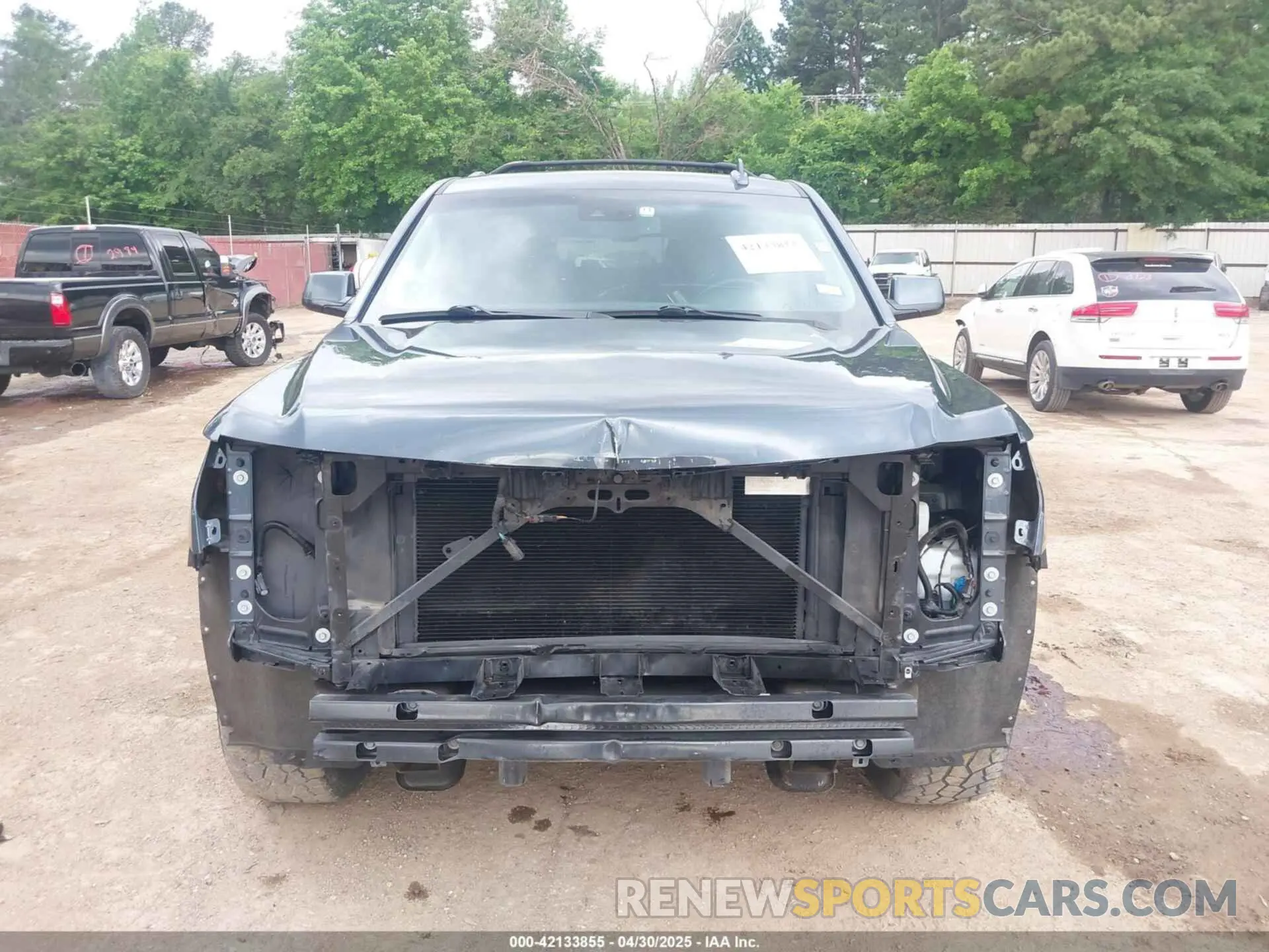 13 Photograph of a damaged car 1GNSCHKC9KR357351 CHEVROLET SUBURBAN 2019