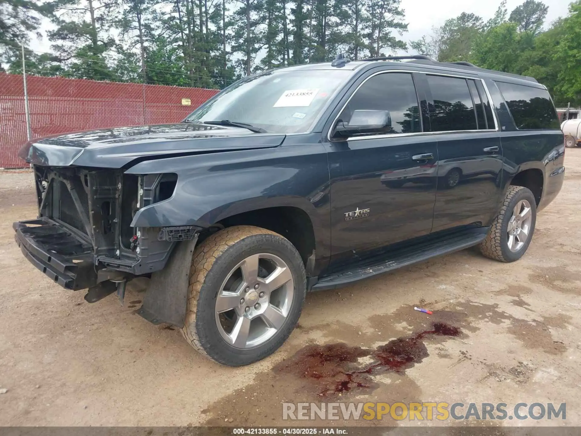 2 Photograph of a damaged car 1GNSCHKC9KR357351 CHEVROLET SUBURBAN 2019