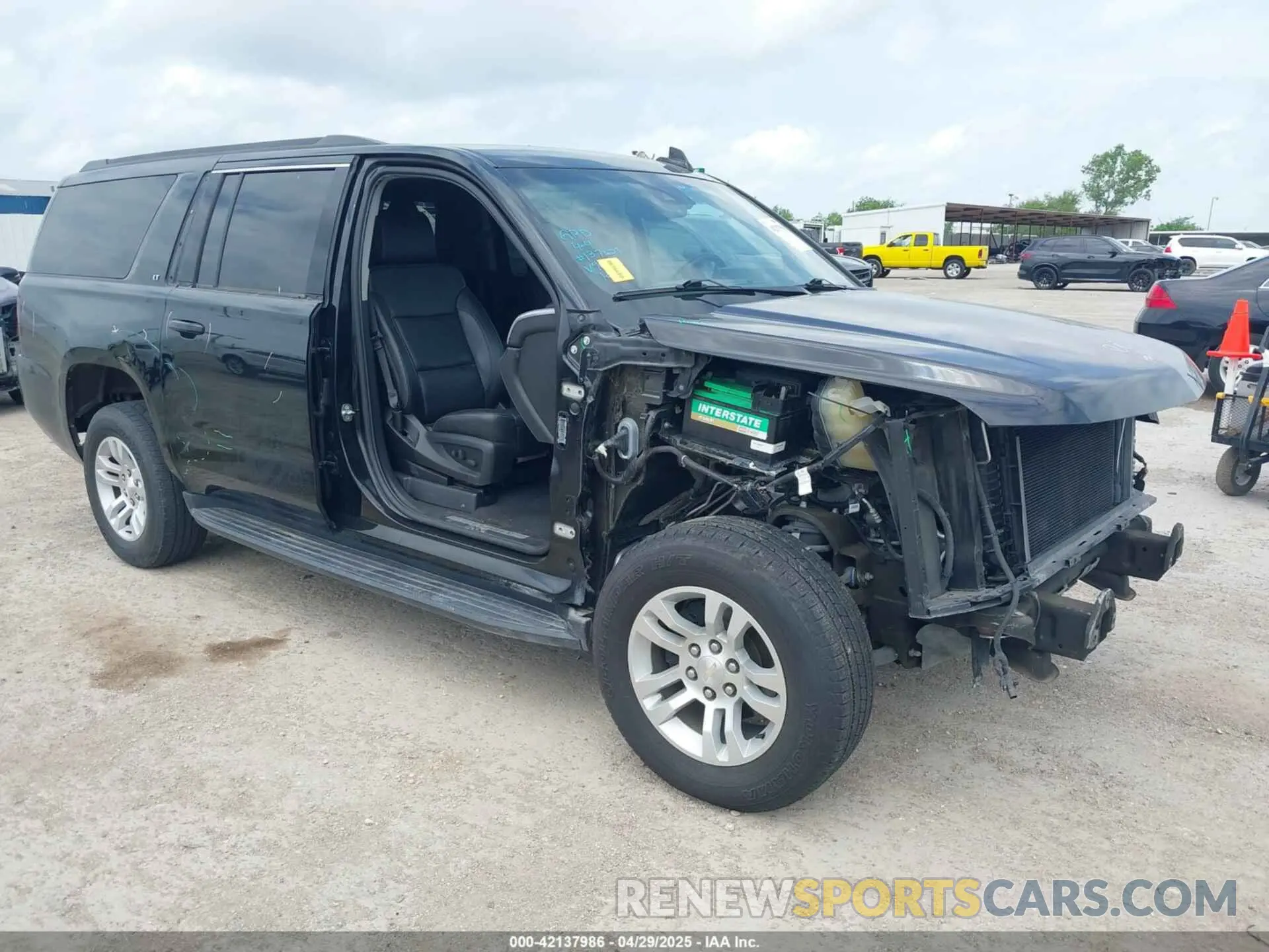 1 Photograph of a damaged car 1GNSCHKCXKR396482 CHEVROLET SUBURBAN 2019