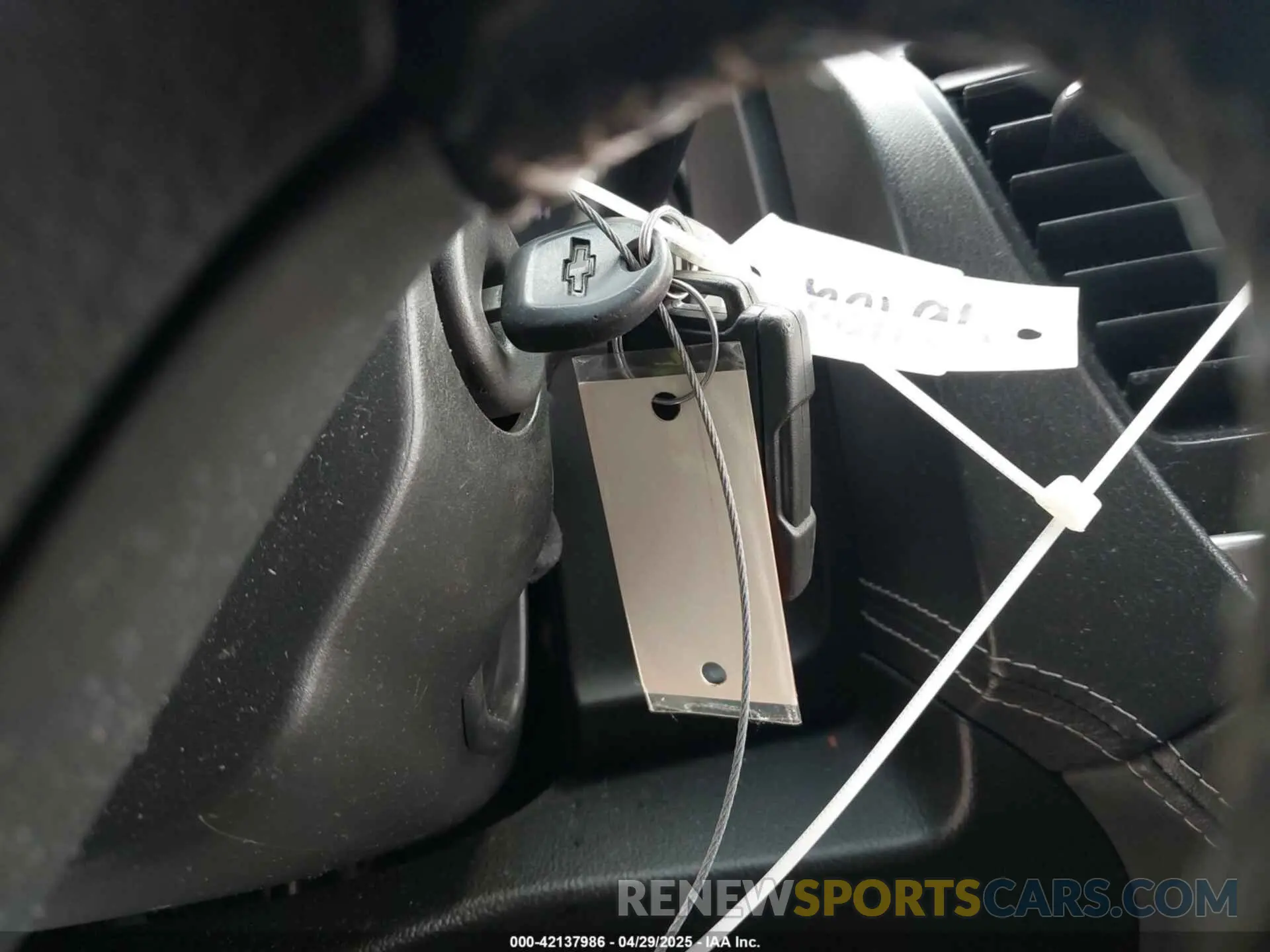 11 Photograph of a damaged car 1GNSCHKCXKR396482 CHEVROLET SUBURBAN 2019