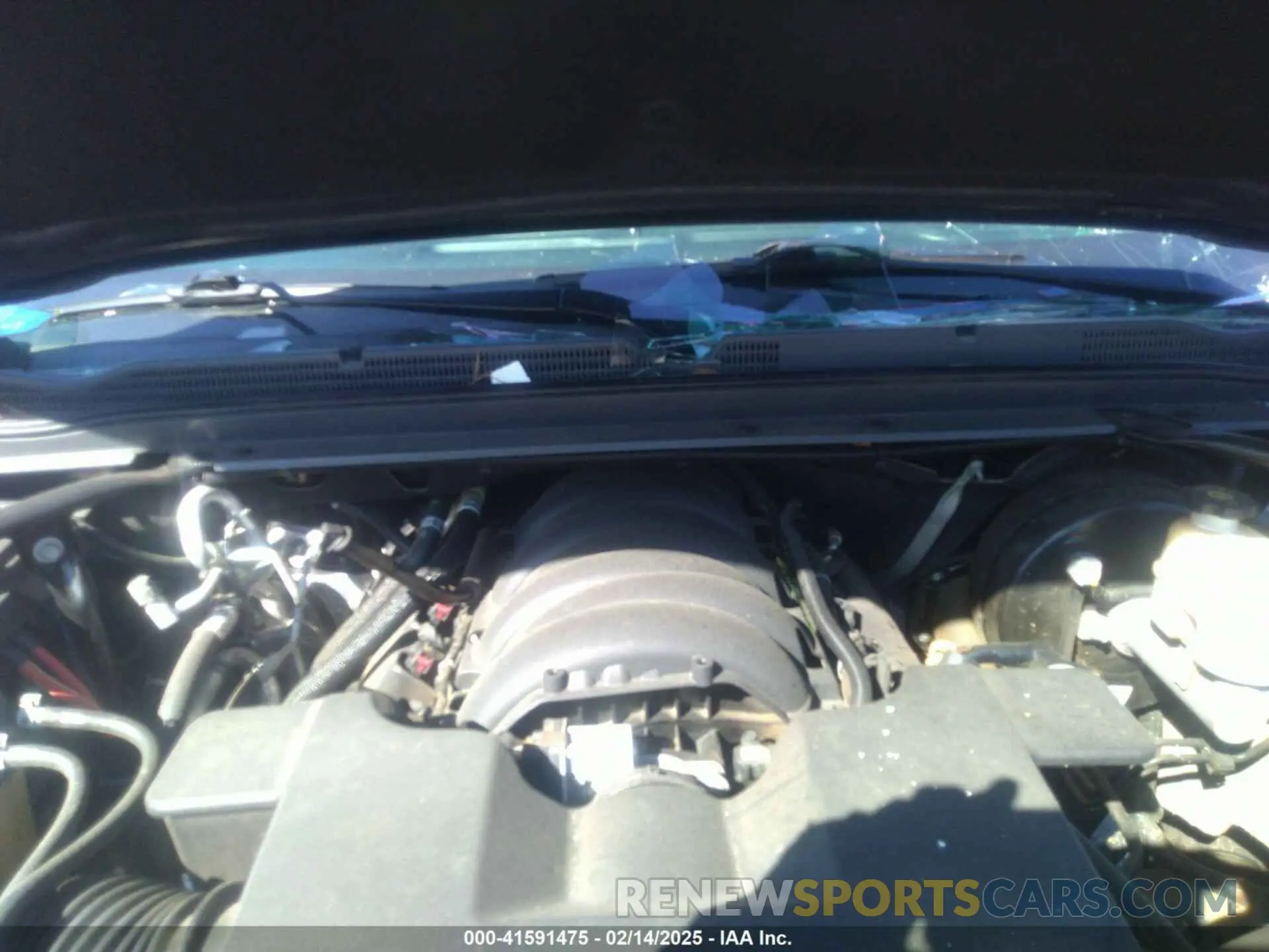 10 Photograph of a damaged car 1GNSCHKCXKR405939 CHEVROLET SUBURBAN 2019