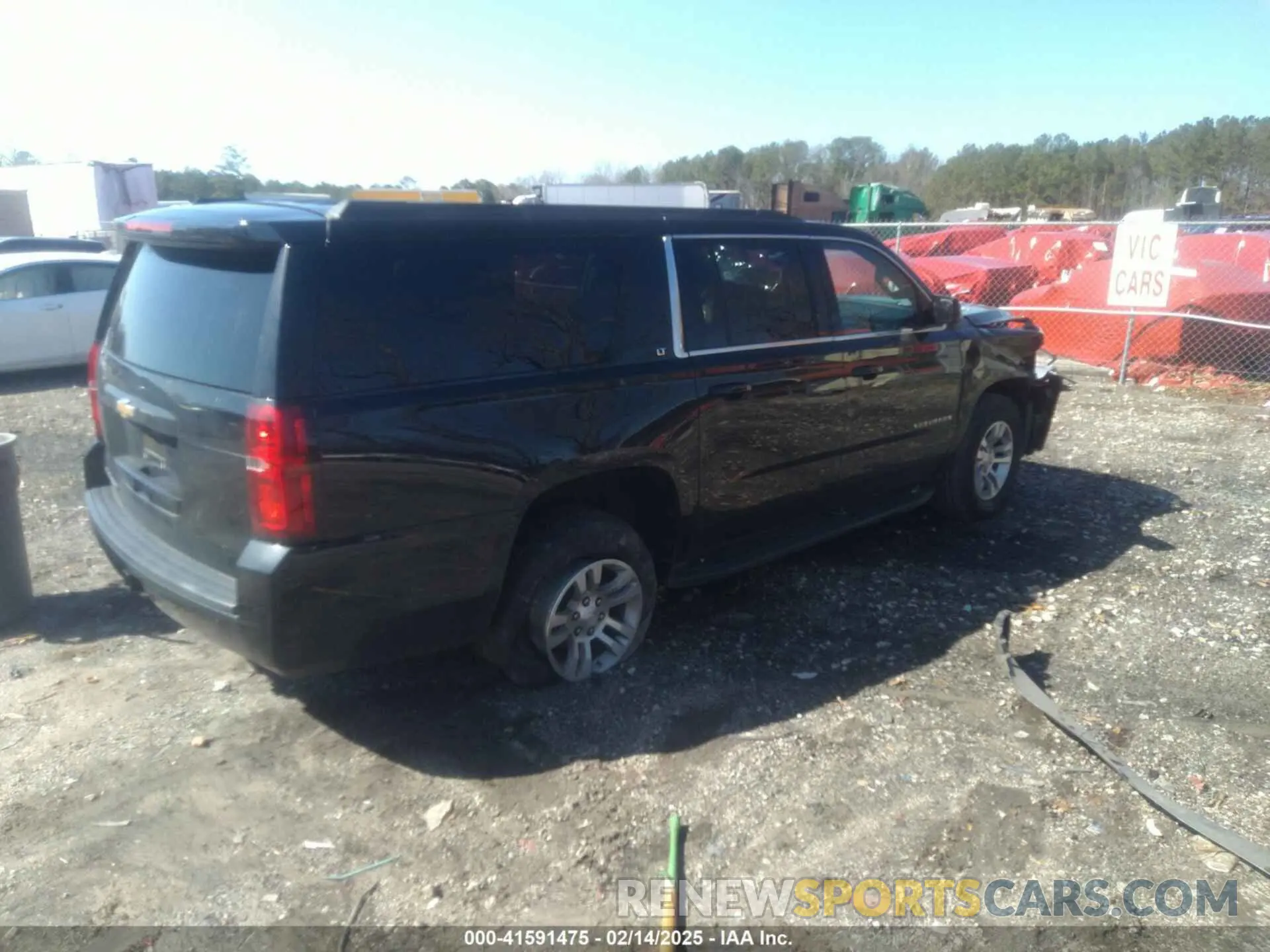 4 Photograph of a damaged car 1GNSCHKCXKR405939 CHEVROLET SUBURBAN 2019