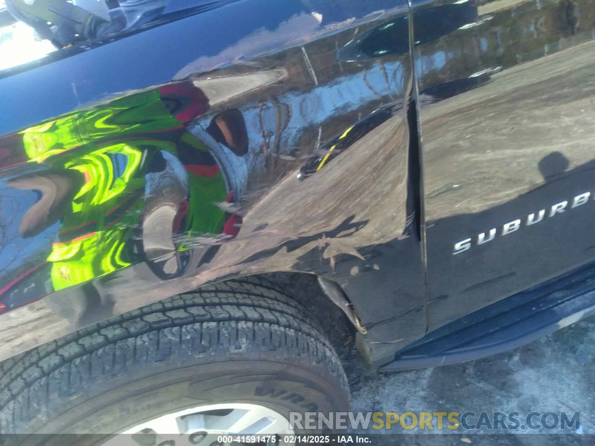6 Photograph of a damaged car 1GNSCHKCXKR405939 CHEVROLET SUBURBAN 2019