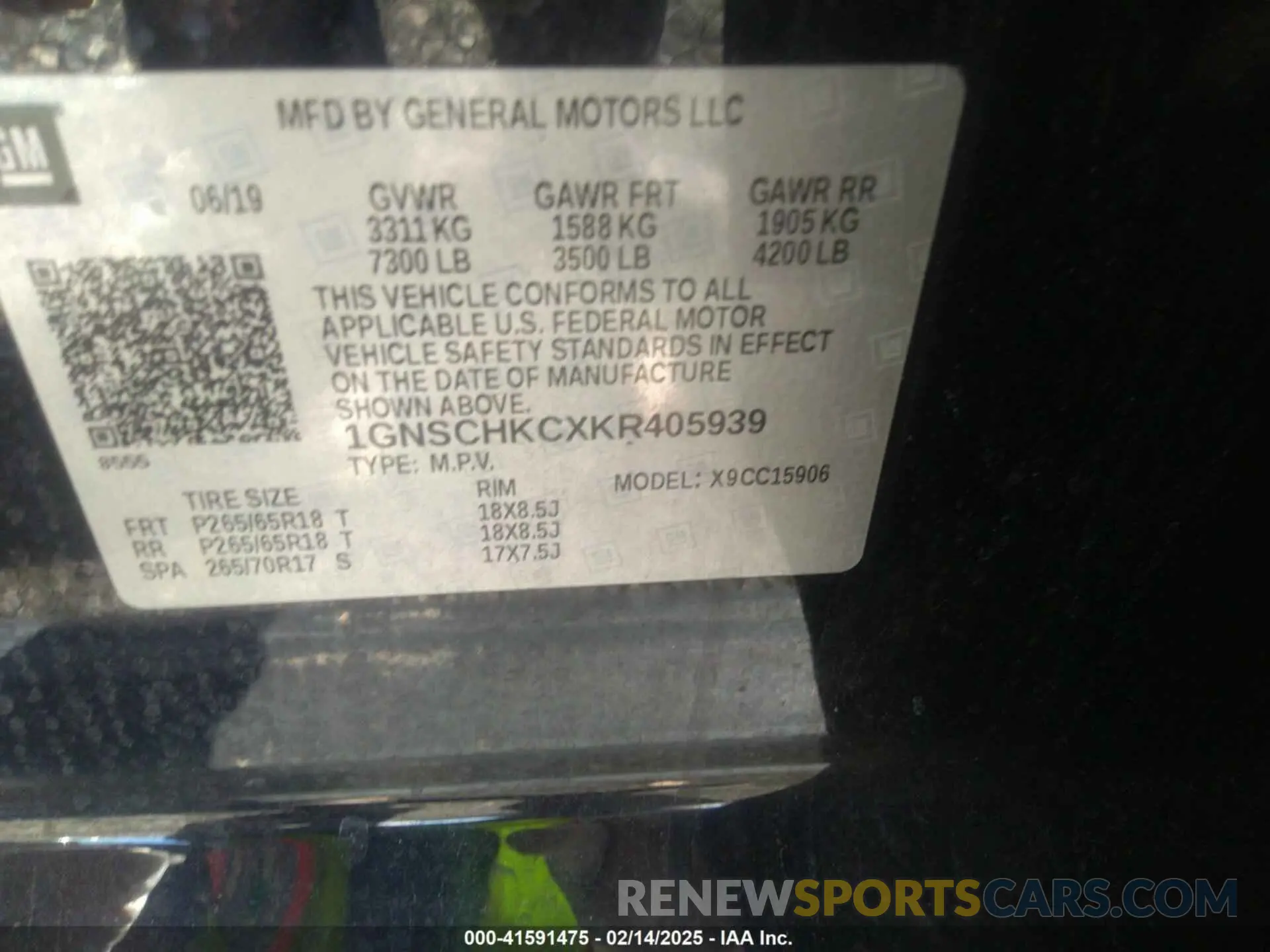 9 Photograph of a damaged car 1GNSCHKCXKR405939 CHEVROLET SUBURBAN 2019