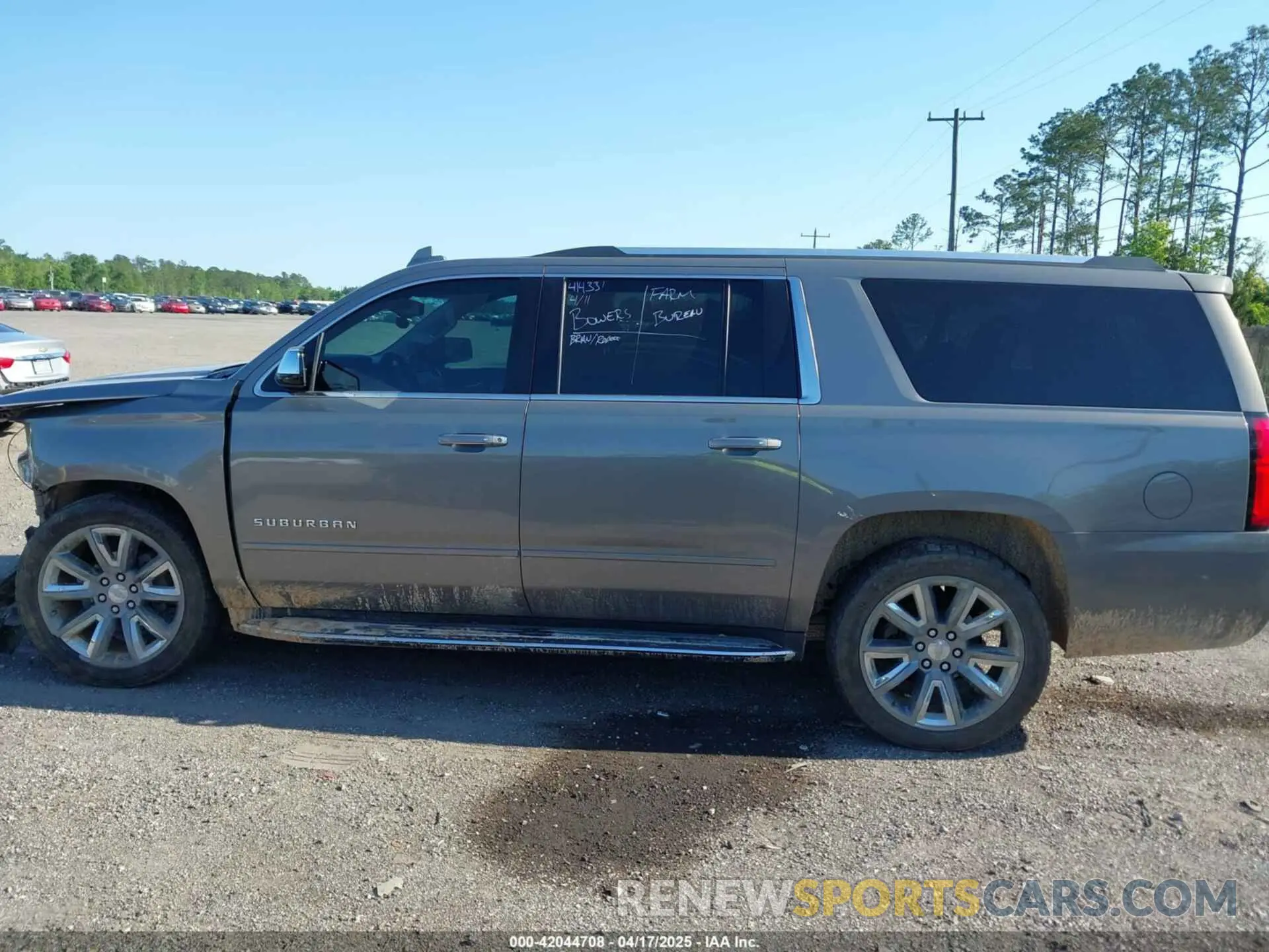 14 Photograph of a damaged car 1GNSCJKC3KR129739 CHEVROLET SUBURBAN 2019