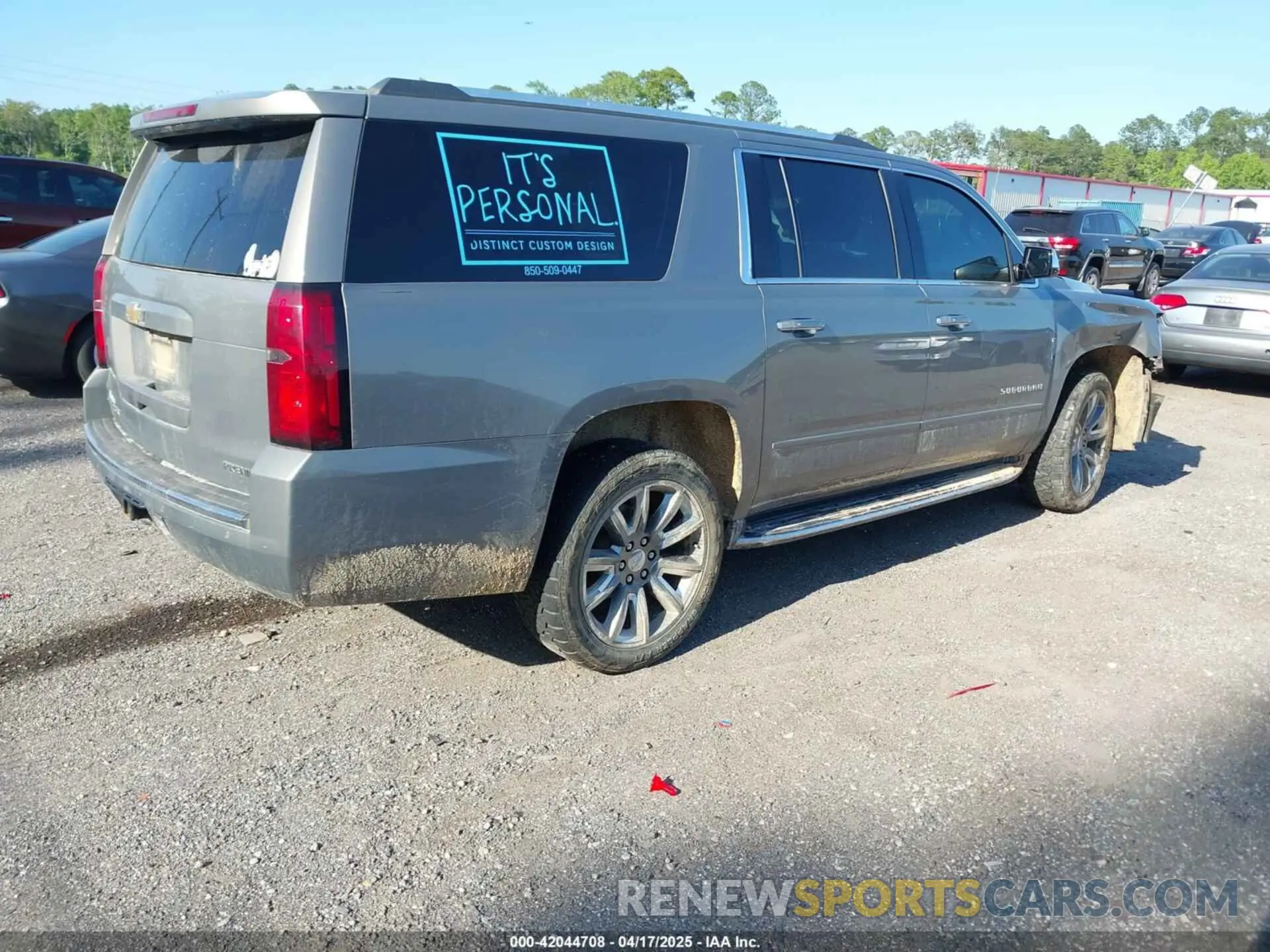 4 Photograph of a damaged car 1GNSCJKC3KR129739 CHEVROLET SUBURBAN 2019