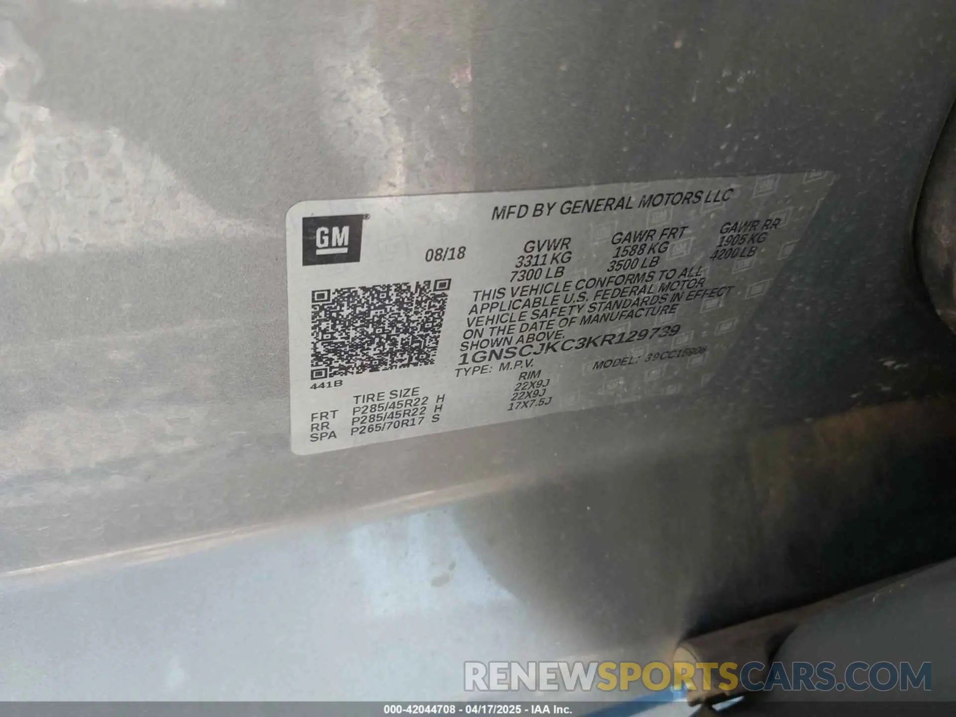 9 Photograph of a damaged car 1GNSCJKC3KR129739 CHEVROLET SUBURBAN 2019