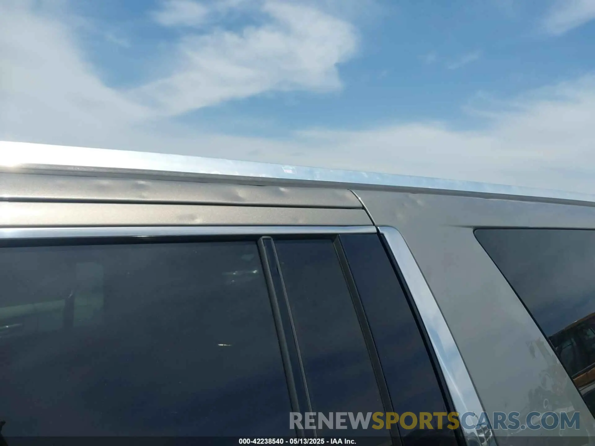 12 Photograph of a damaged car 1GNSCJKC9KR264210 CHEVROLET SUBURBAN 2019