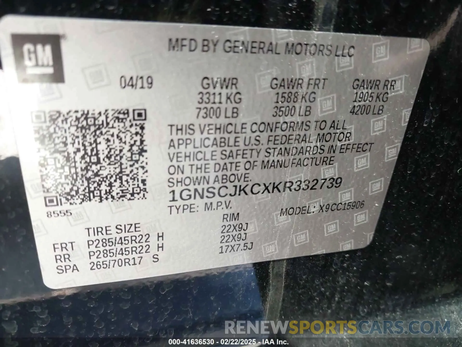 9 Photograph of a damaged car 1GNSCJKCXKR332739 CHEVROLET SUBURBAN 2019