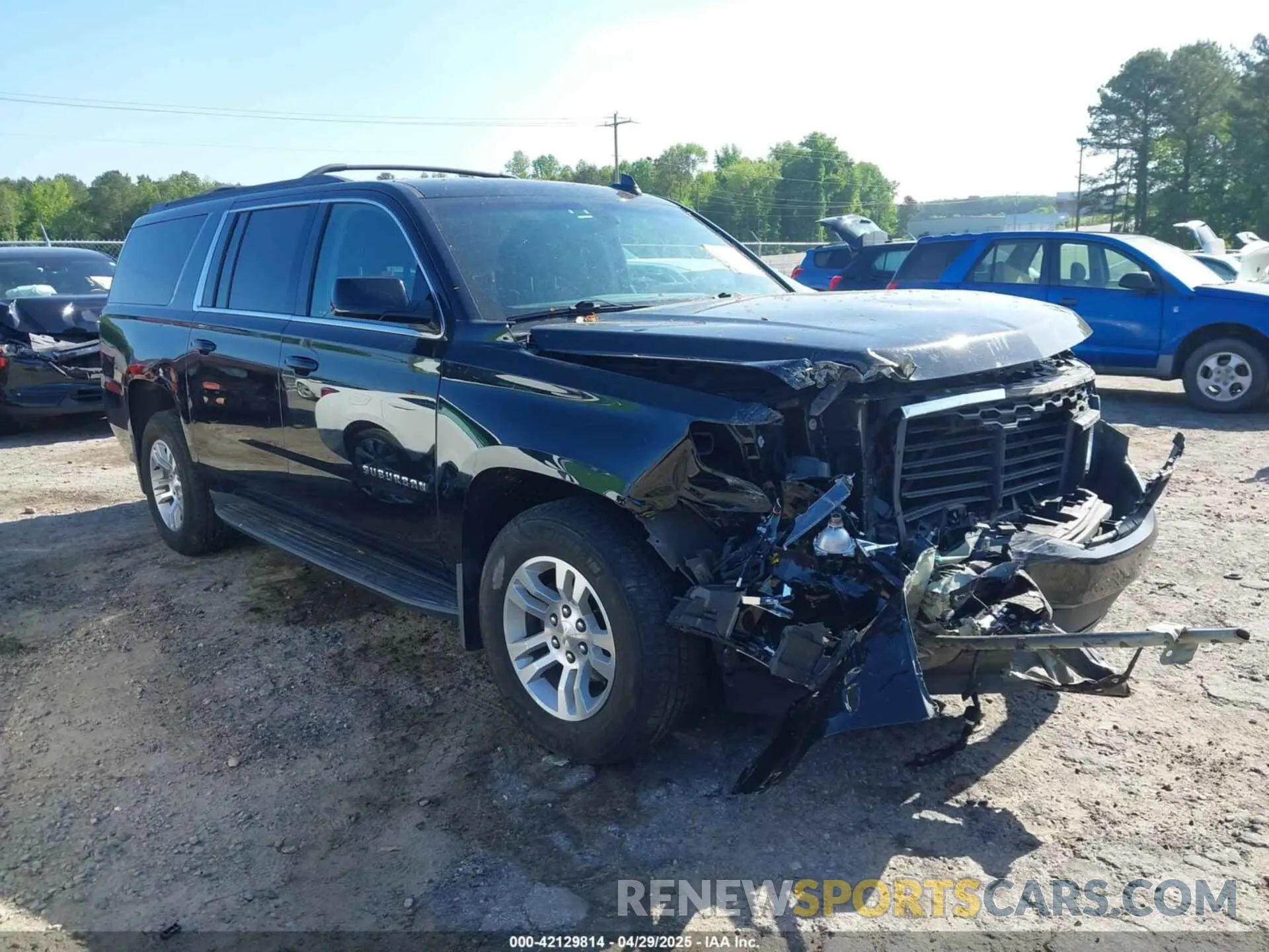 1 Photograph of a damaged car 1GNSKGKC2KR353977 CHEVROLET SUBURBAN 2019