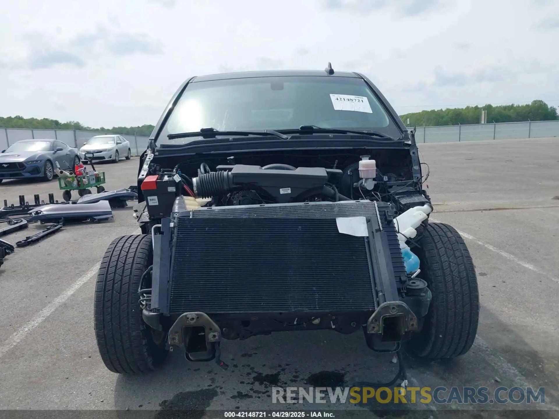 13 Photograph of a damaged car 1GNSKGKC4KR128685 CHEVROLET SUBURBAN 2019