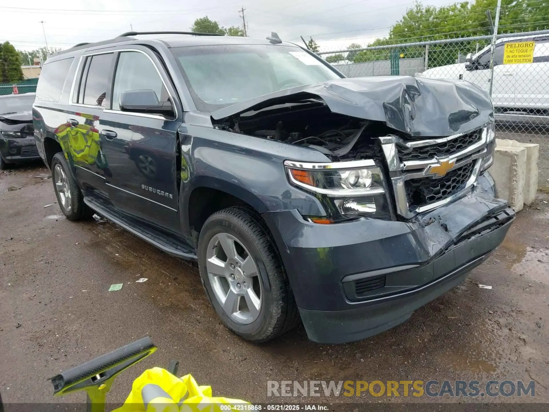 1 Photograph of a damaged car 1GNSKGKC7KR244916 CHEVROLET SUBURBAN 2019