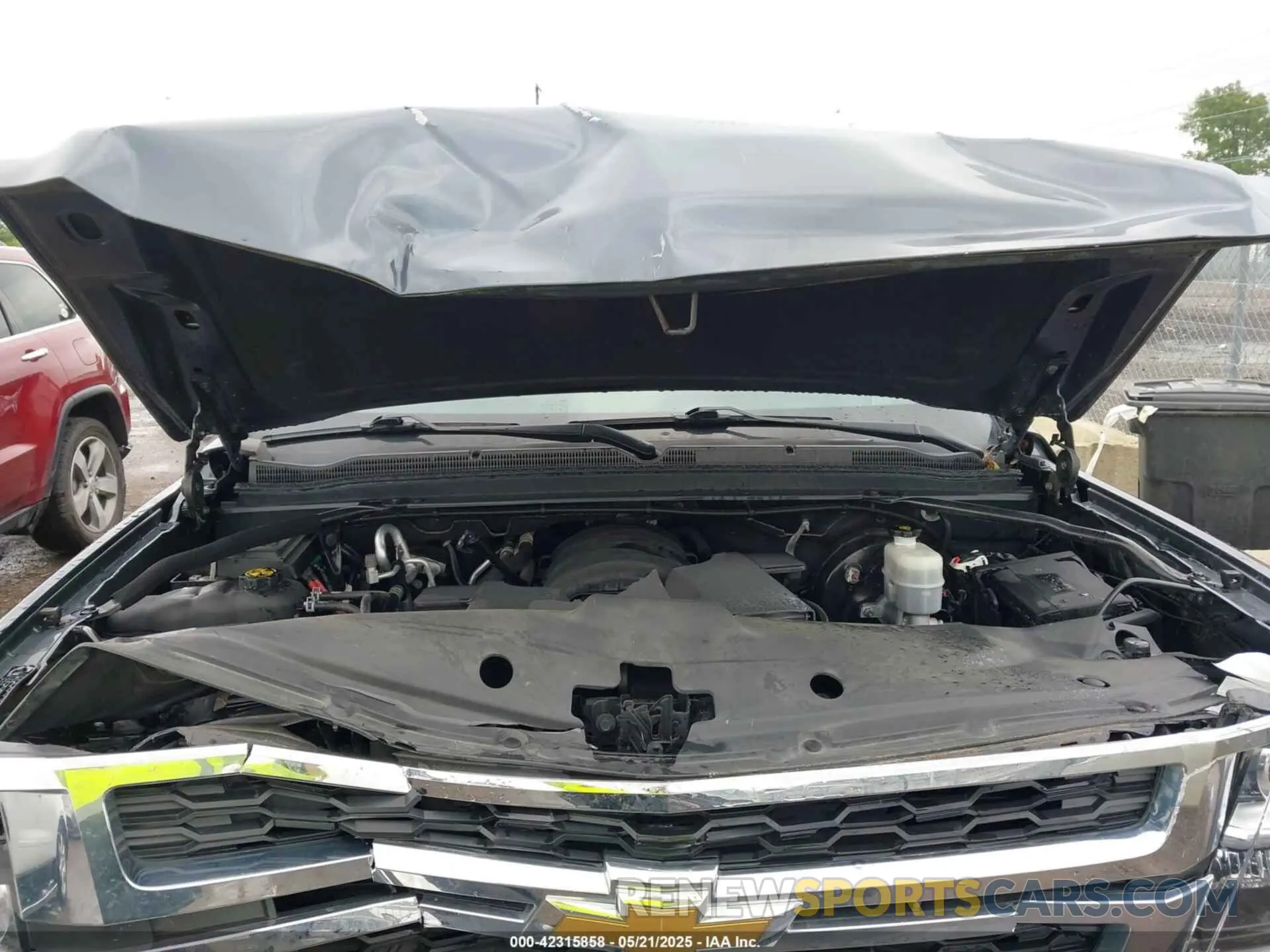 10 Photograph of a damaged car 1GNSKGKC7KR244916 CHEVROLET SUBURBAN 2019