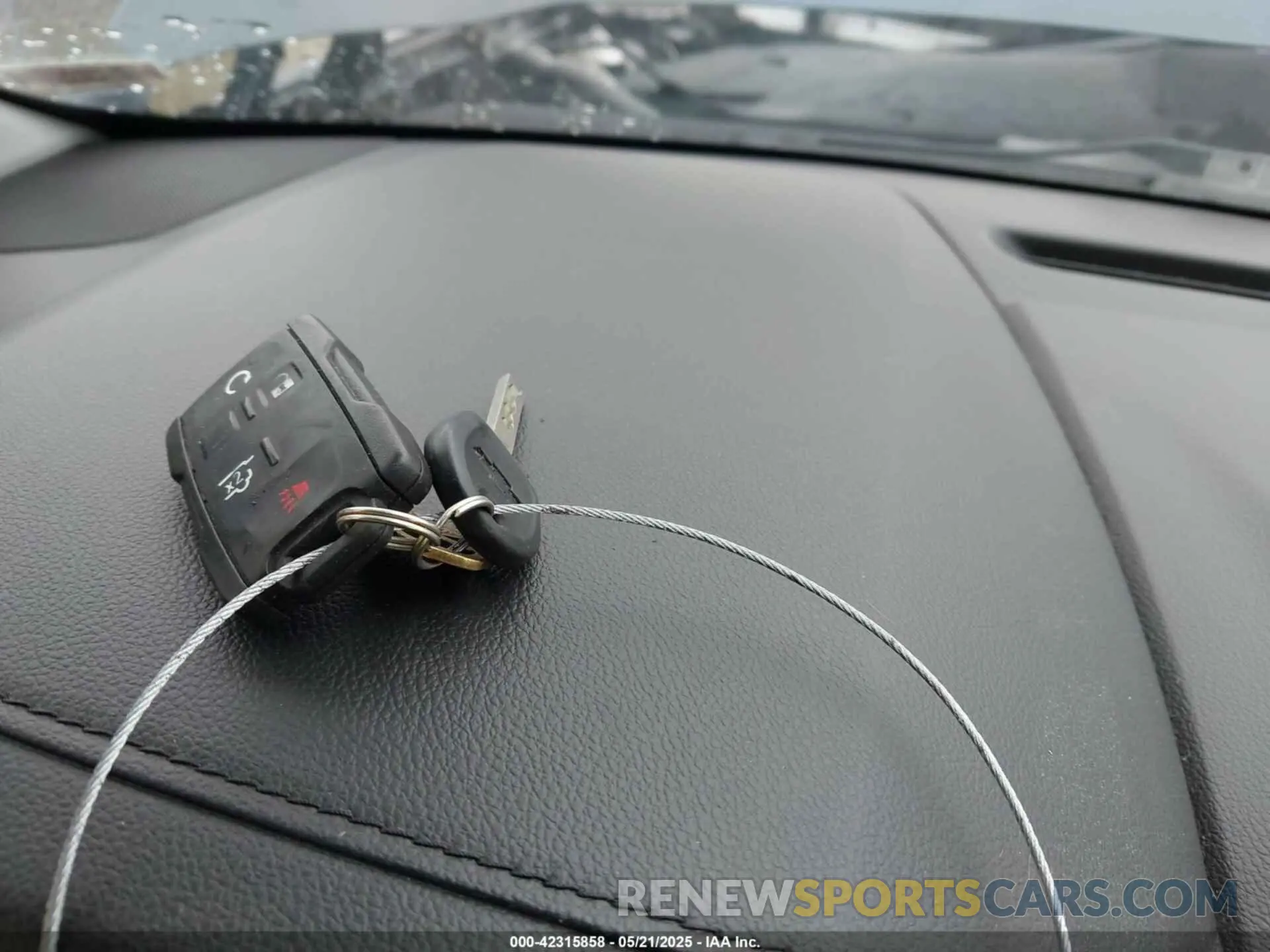 11 Photograph of a damaged car 1GNSKGKC7KR244916 CHEVROLET SUBURBAN 2019