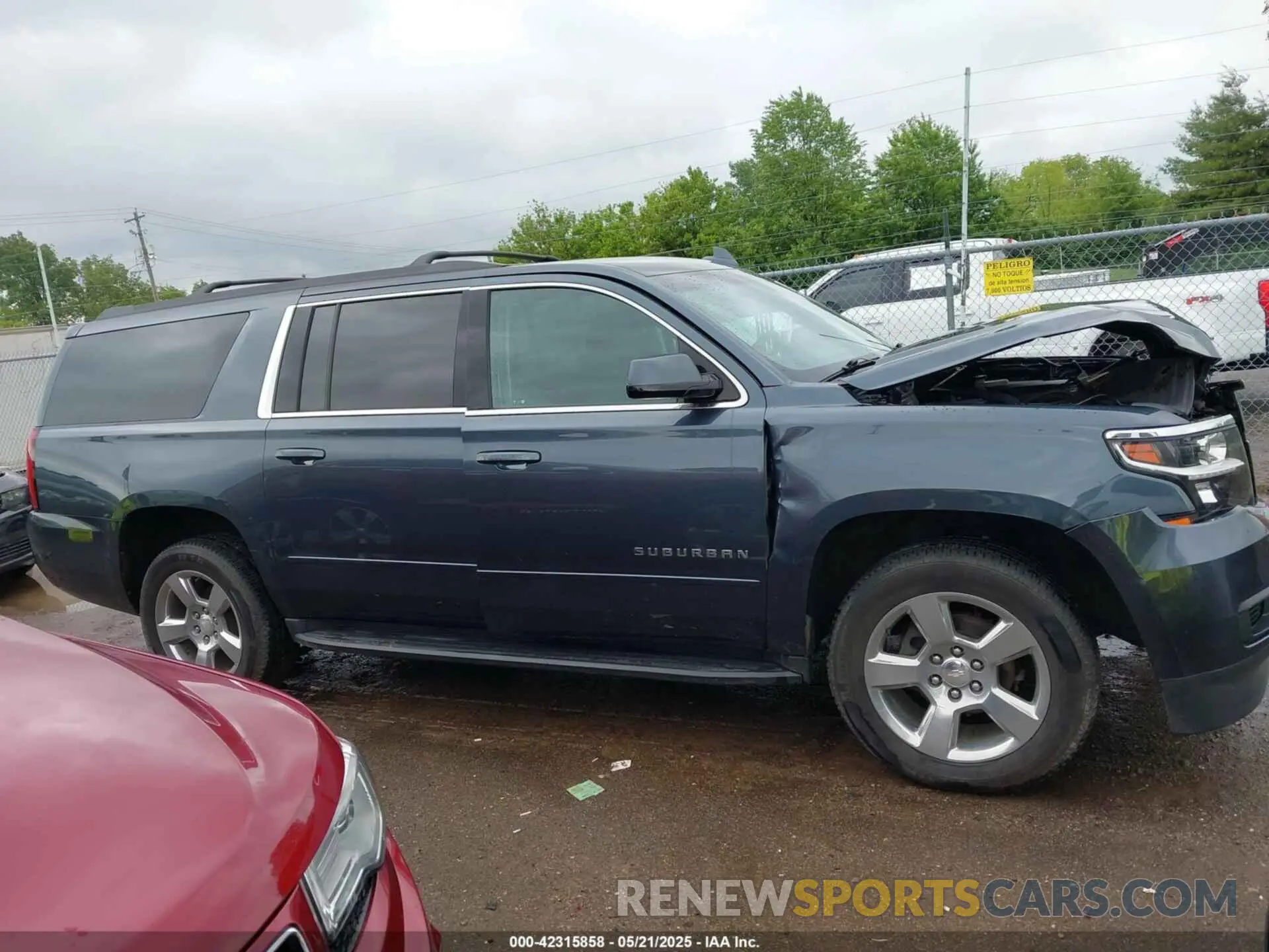 14 Photograph of a damaged car 1GNSKGKC7KR244916 CHEVROLET SUBURBAN 2019