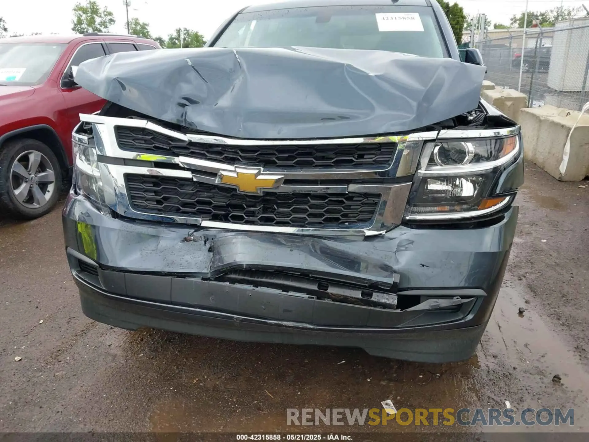 6 Photograph of a damaged car 1GNSKGKC7KR244916 CHEVROLET SUBURBAN 2019