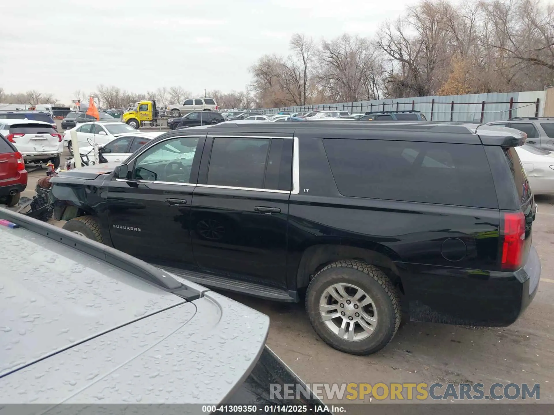 14 Photograph of a damaged car 1GNSKHKC0KR159583 CHEVROLET SUBURBAN 2019