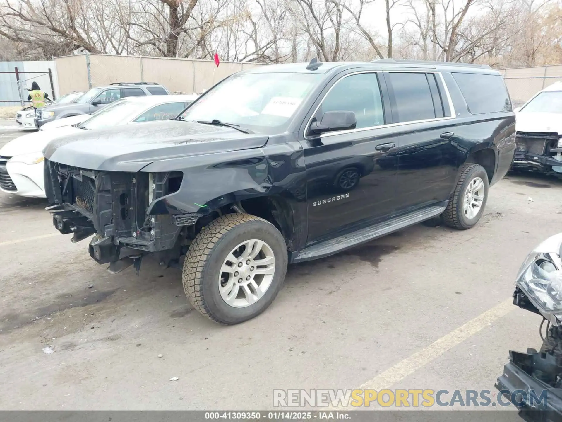2 Photograph of a damaged car 1GNSKHKC0KR159583 CHEVROLET SUBURBAN 2019