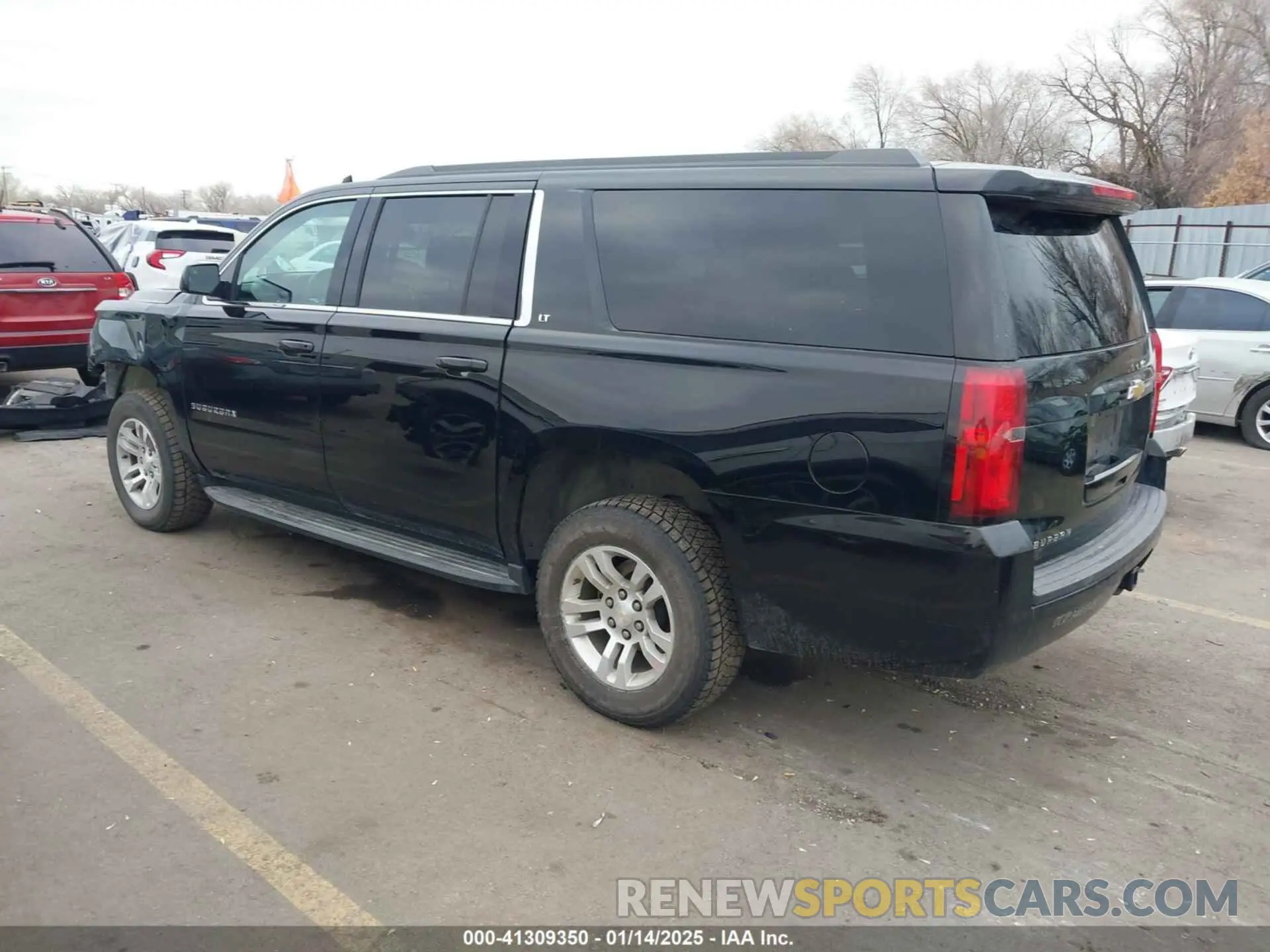 3 Photograph of a damaged car 1GNSKHKC0KR159583 CHEVROLET SUBURBAN 2019