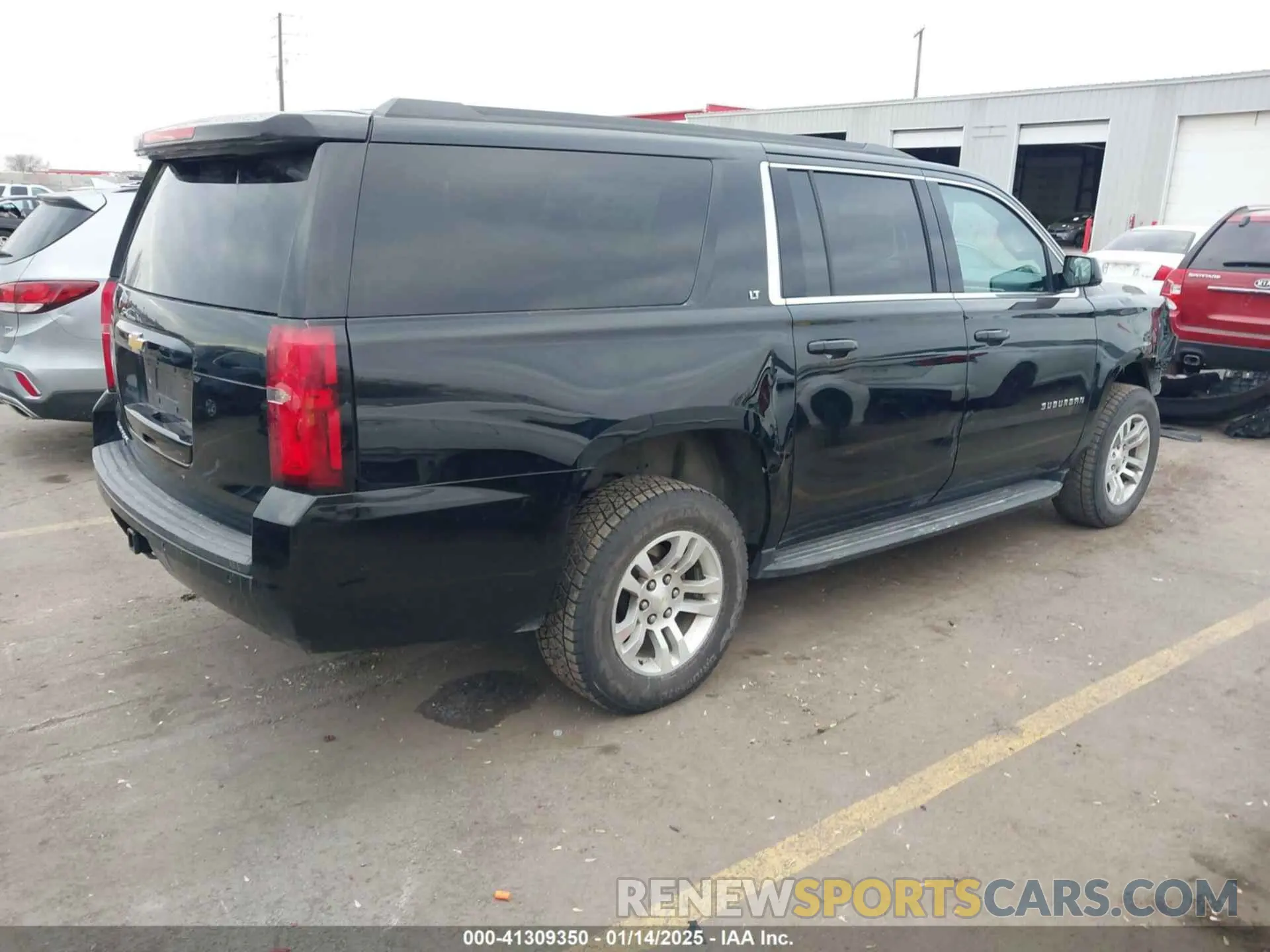 4 Photograph of a damaged car 1GNSKHKC0KR159583 CHEVROLET SUBURBAN 2019