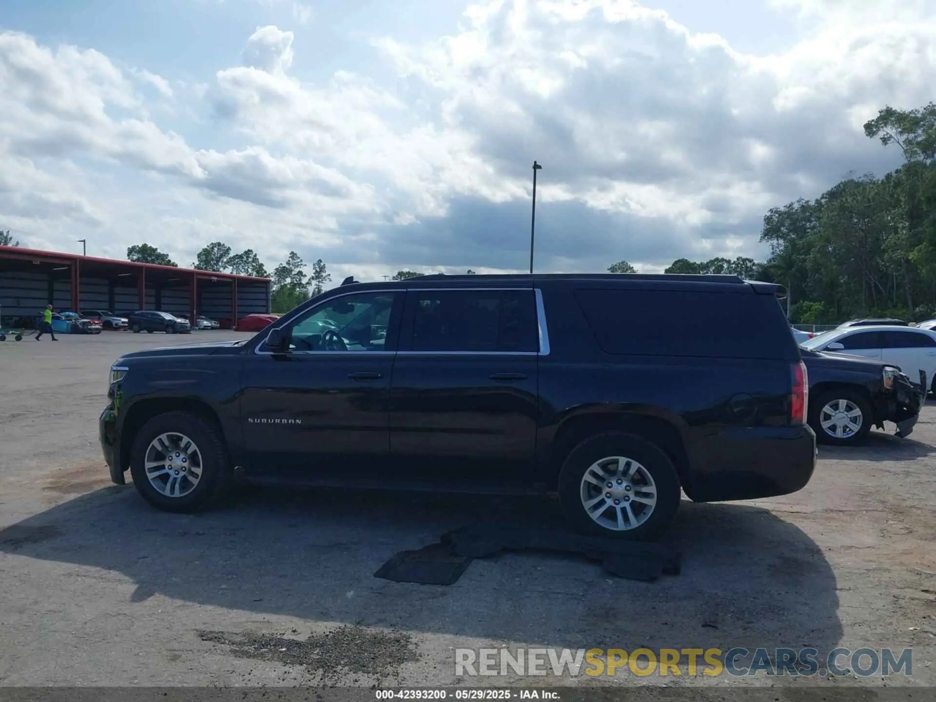 14 Photograph of a damaged car 1GNSKHKC0KR203405 CHEVROLET SUBURBAN 2019