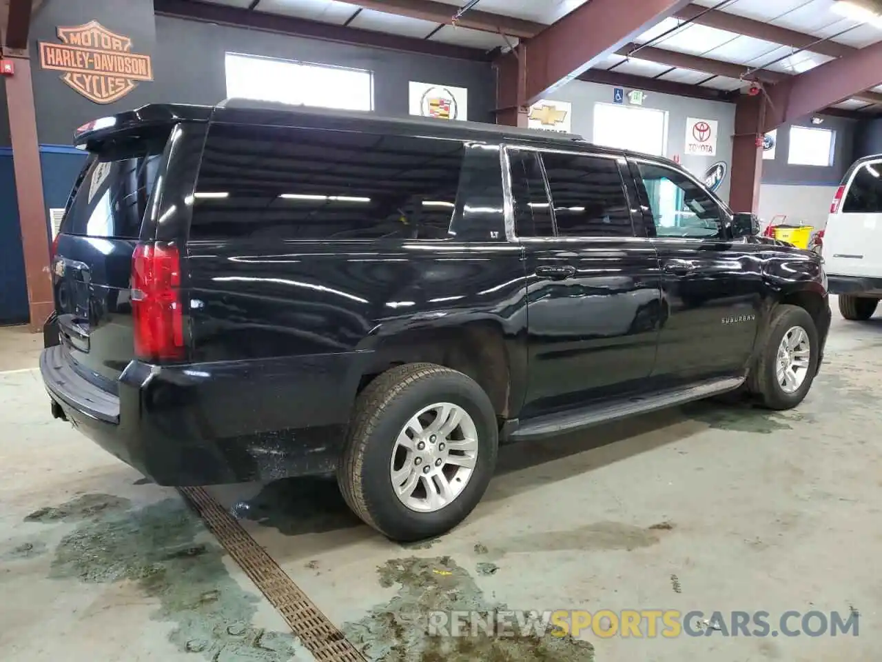 3 Photograph of a damaged car 1GNSKHKC1KR129573 CHEVROLET SUBURBAN 2019