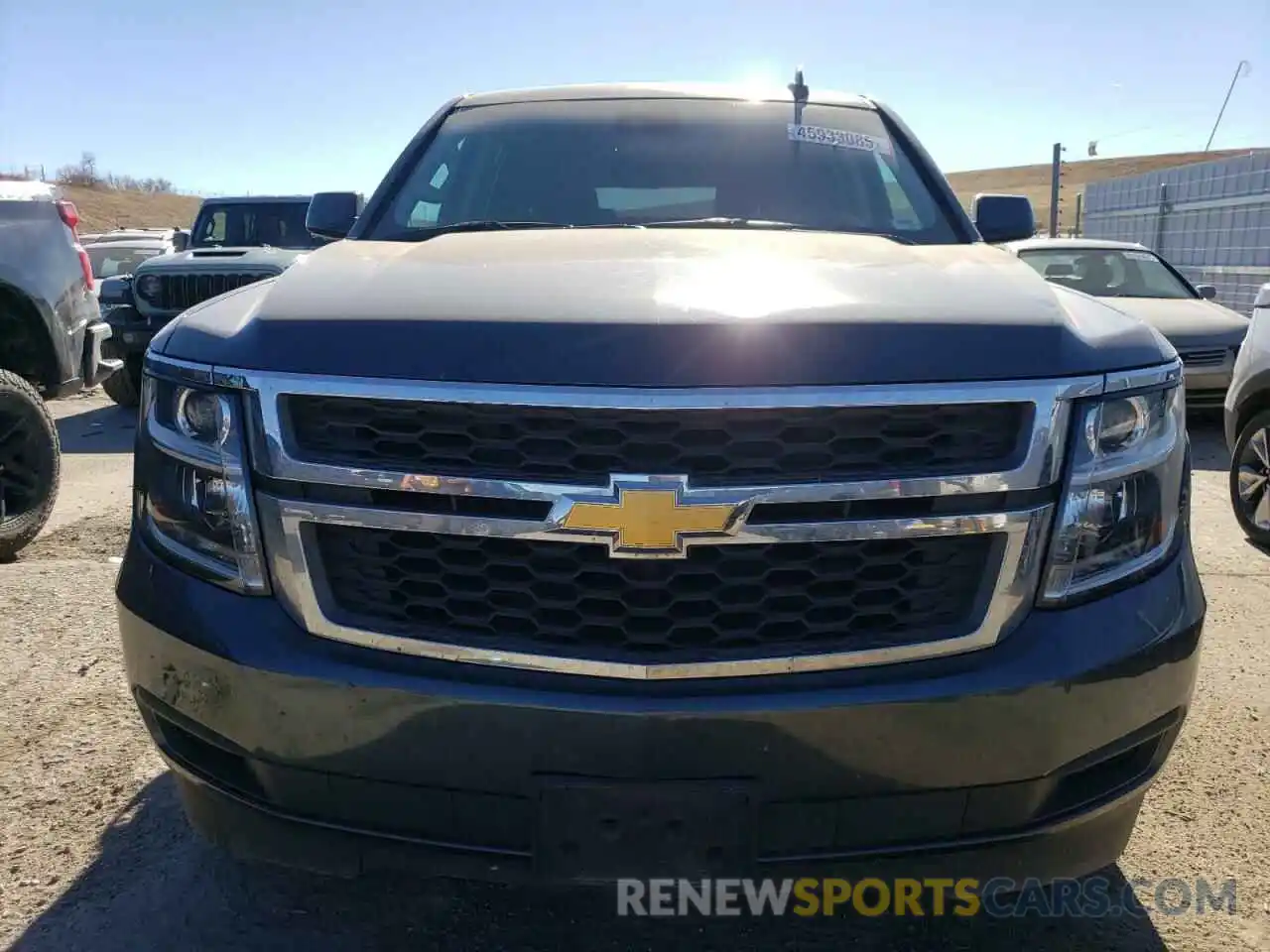 5 Photograph of a damaged car 1GNSKHKC1KR153128 CHEVROLET SUBURBAN 2019