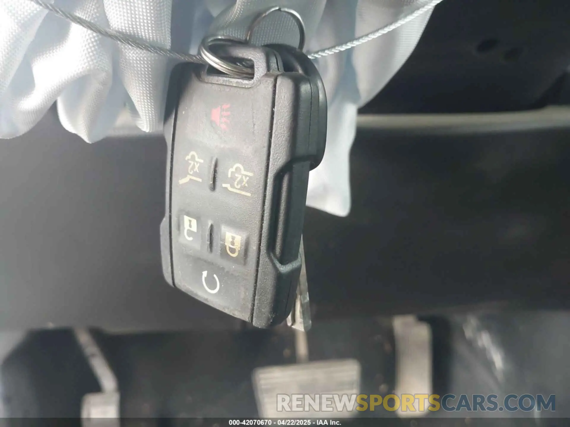 11 Photograph of a damaged car 1GNSKHKC1KR163061 CHEVROLET SUBURBAN 2019