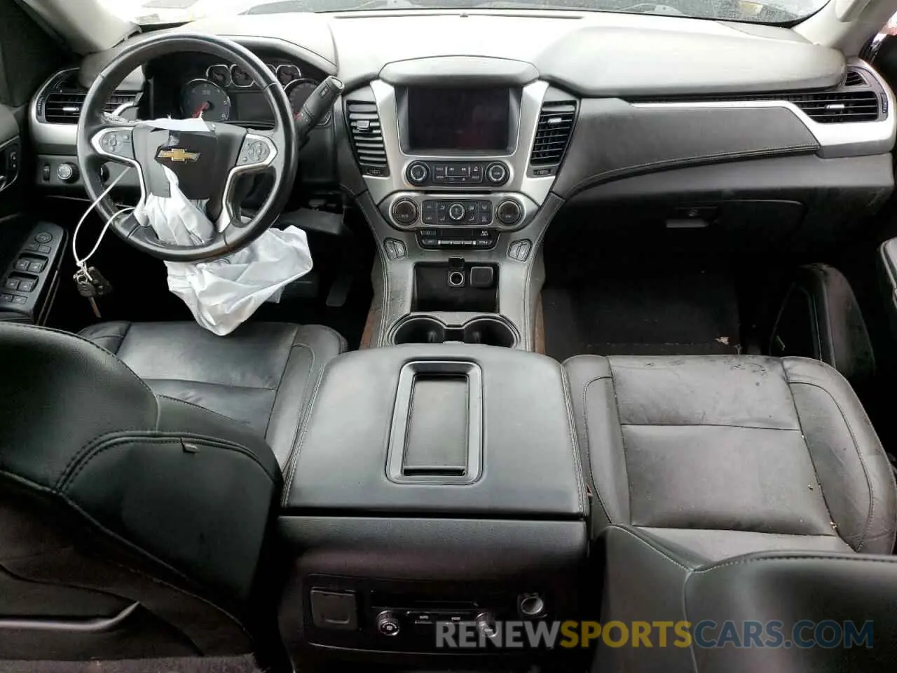 8 Photograph of a damaged car 1GNSKHKC1KR205633 CHEVROLET SUBURBAN 2019
