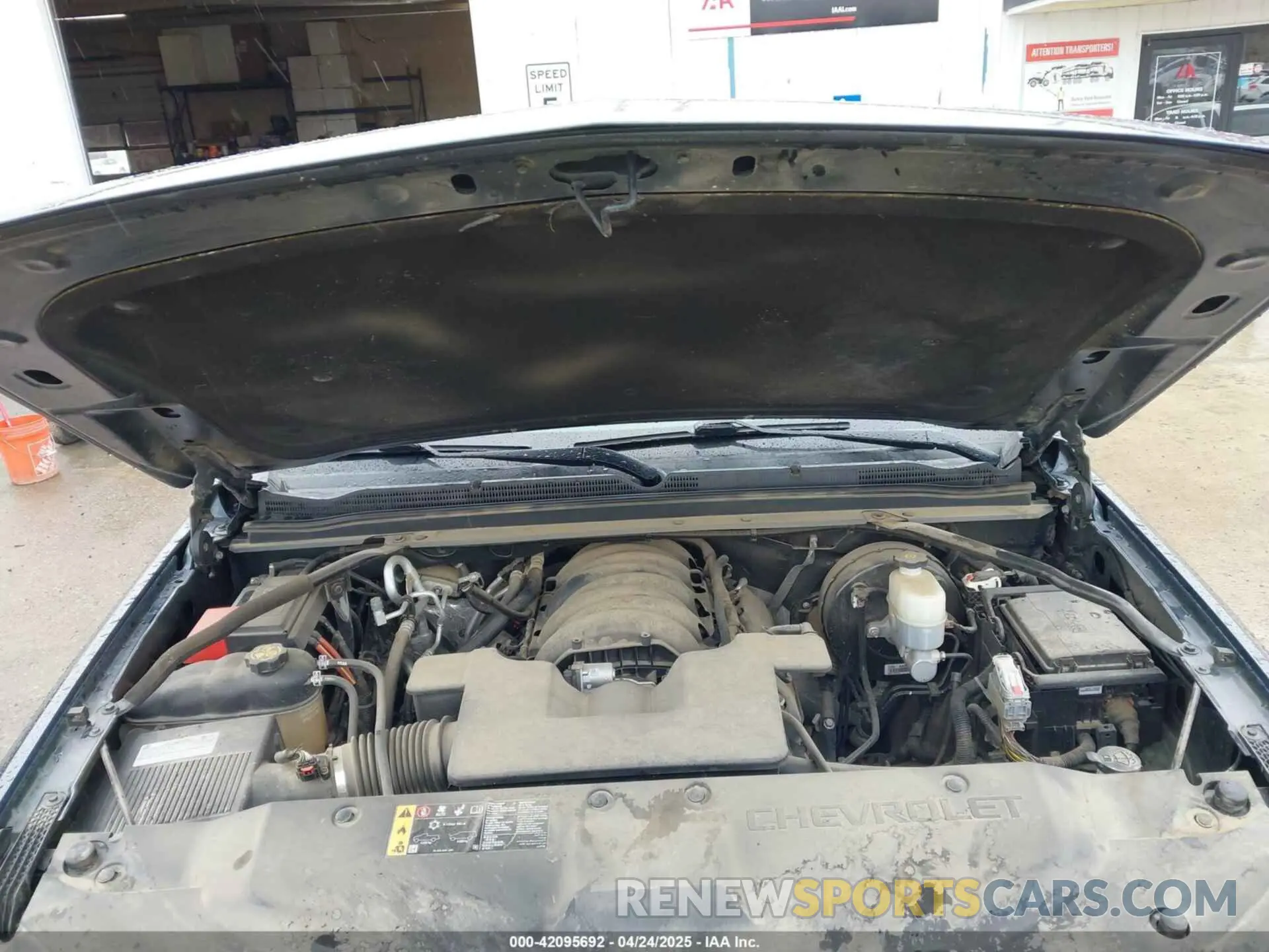 10 Photograph of a damaged car 1GNSKHKC1KR241449 CHEVROLET SUBURBAN 2019