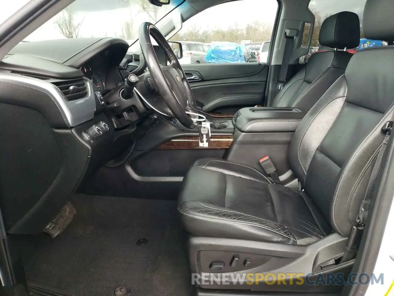 7 Photograph of a damaged car 1GNSKHKC2KR140923 CHEVROLET SUBURBAN 2019