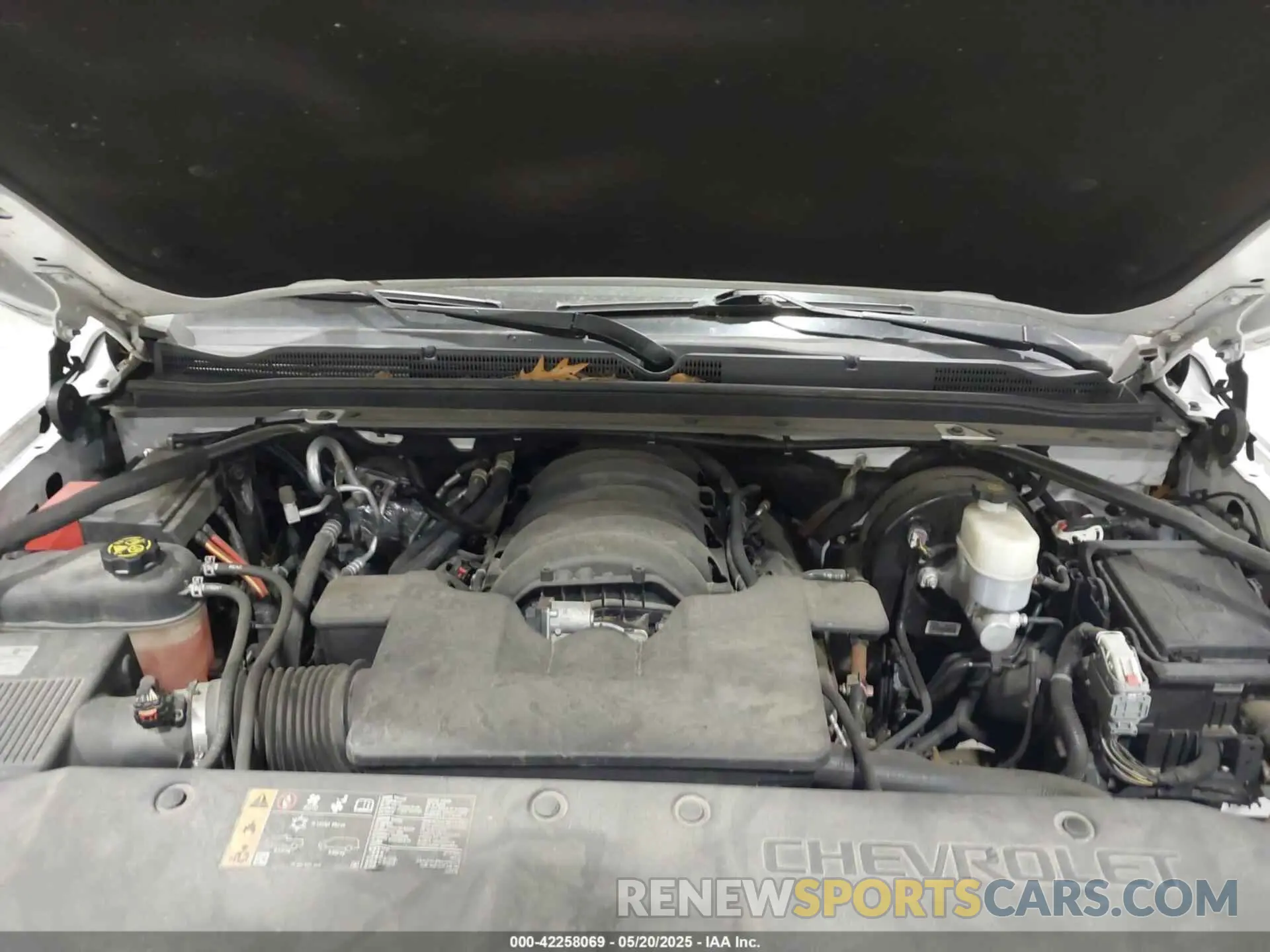 10 Photograph of a damaged car 1GNSKHKC2KR250273 CHEVROLET SUBURBAN 2019