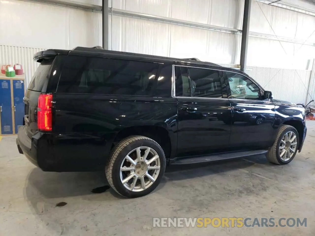 3 Photograph of a damaged car 1GNSKHKC2KR299019 CHEVROLET SUBURBAN 2019