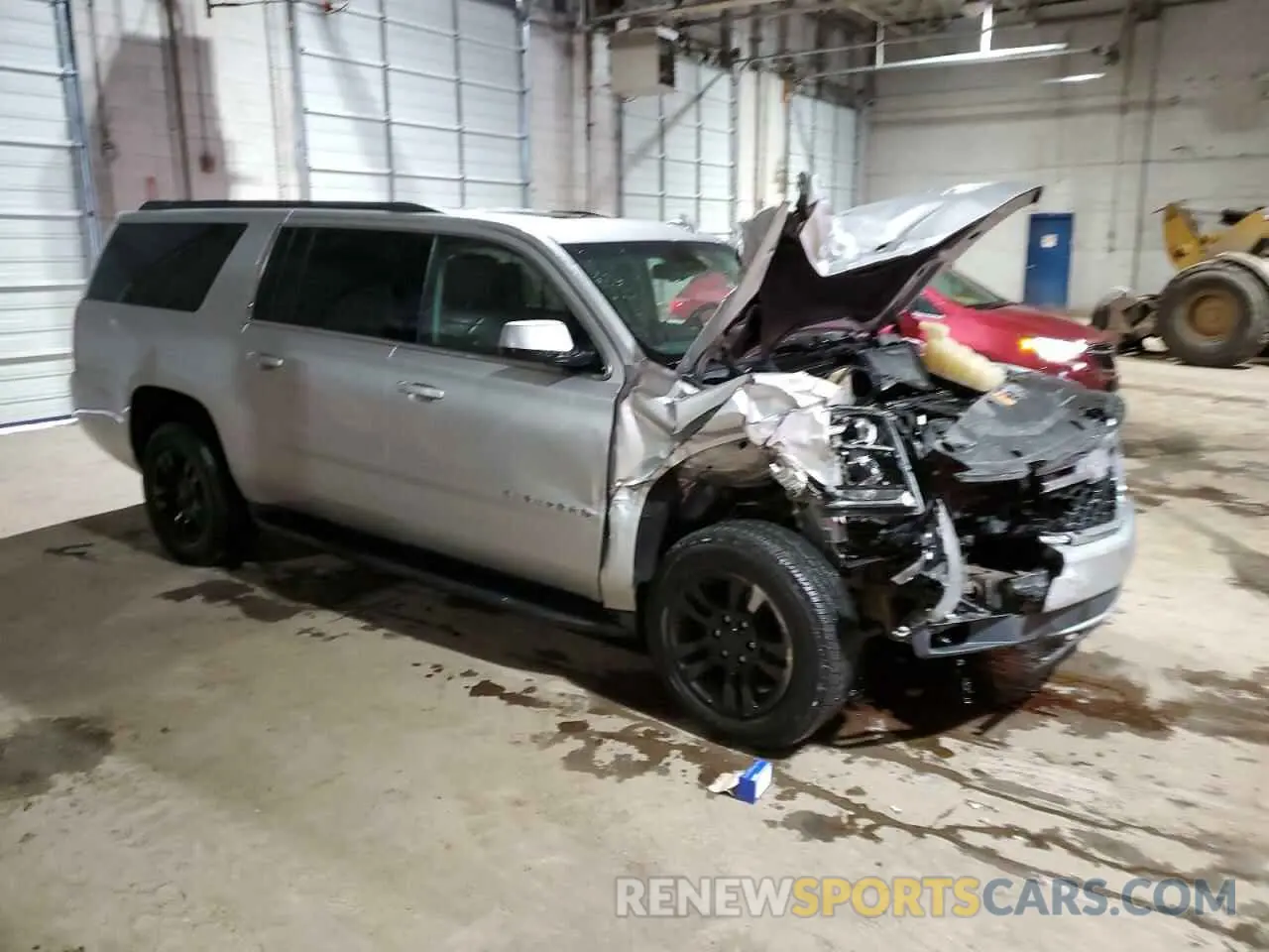 4 Photograph of a damaged car 1GNSKHKC2KR367660 CHEVROLET SUBURBAN 2019