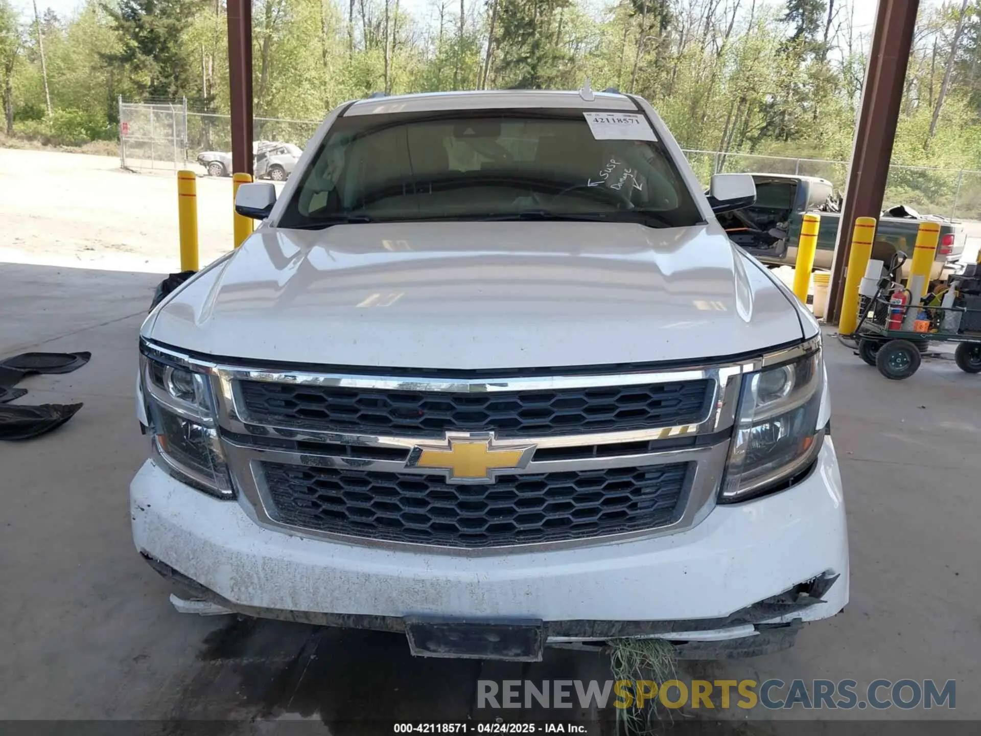 11 Photograph of a damaged car 1GNSKHKC2KR384572 CHEVROLET SUBURBAN 2019