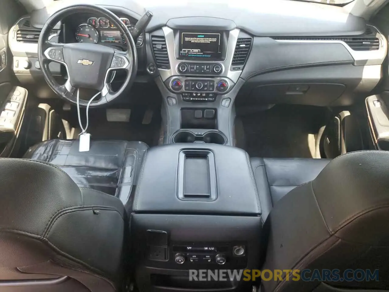 8 Photograph of a damaged car 1GNSKHKC3KR101791 CHEVROLET SUBURBAN 2019