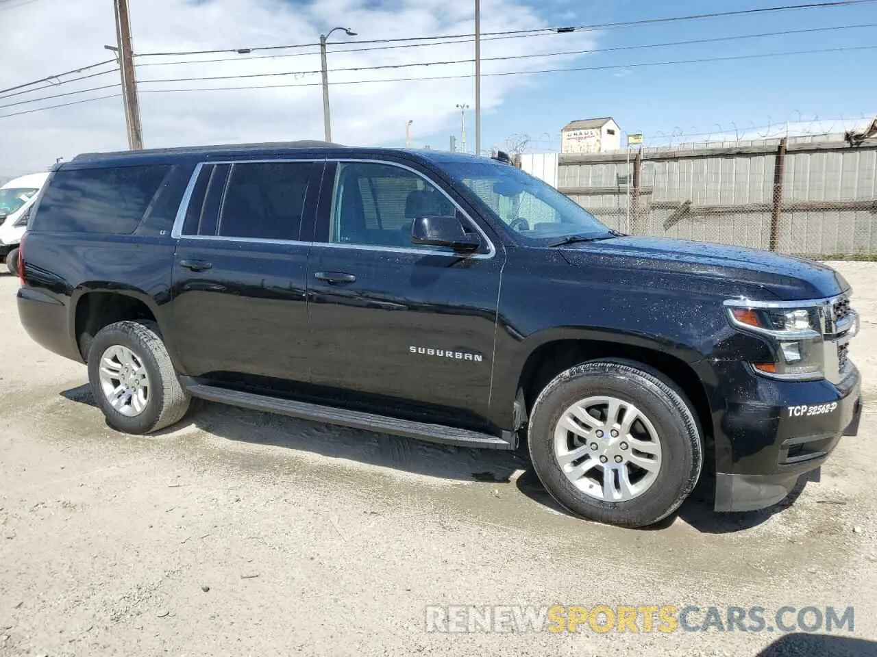 4 Photograph of a damaged car 1GNSKHKC3KR117263 CHEVROLET SUBURBAN 2019